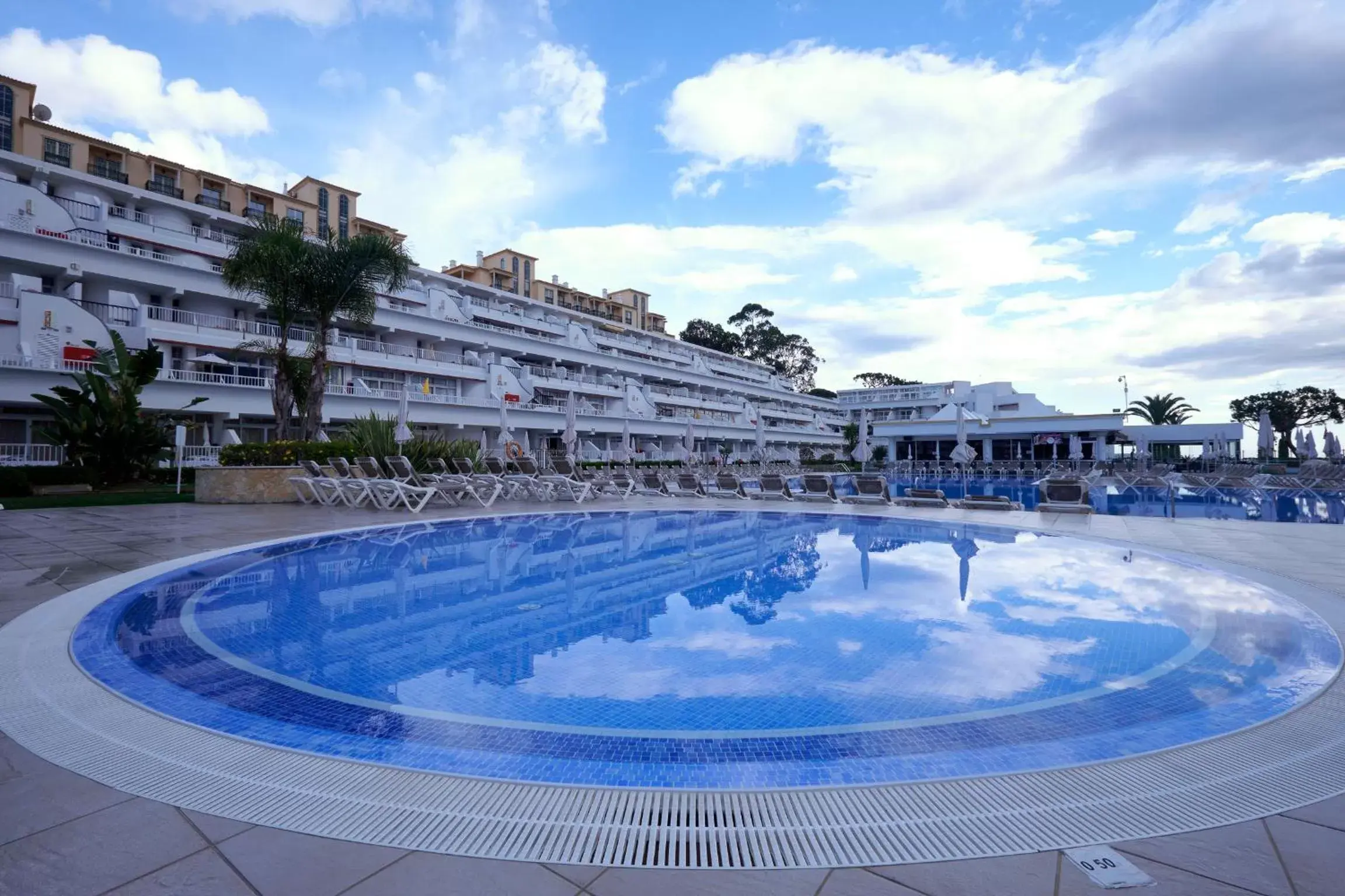 Swimming pool in Muthu Clube Praia da Oura