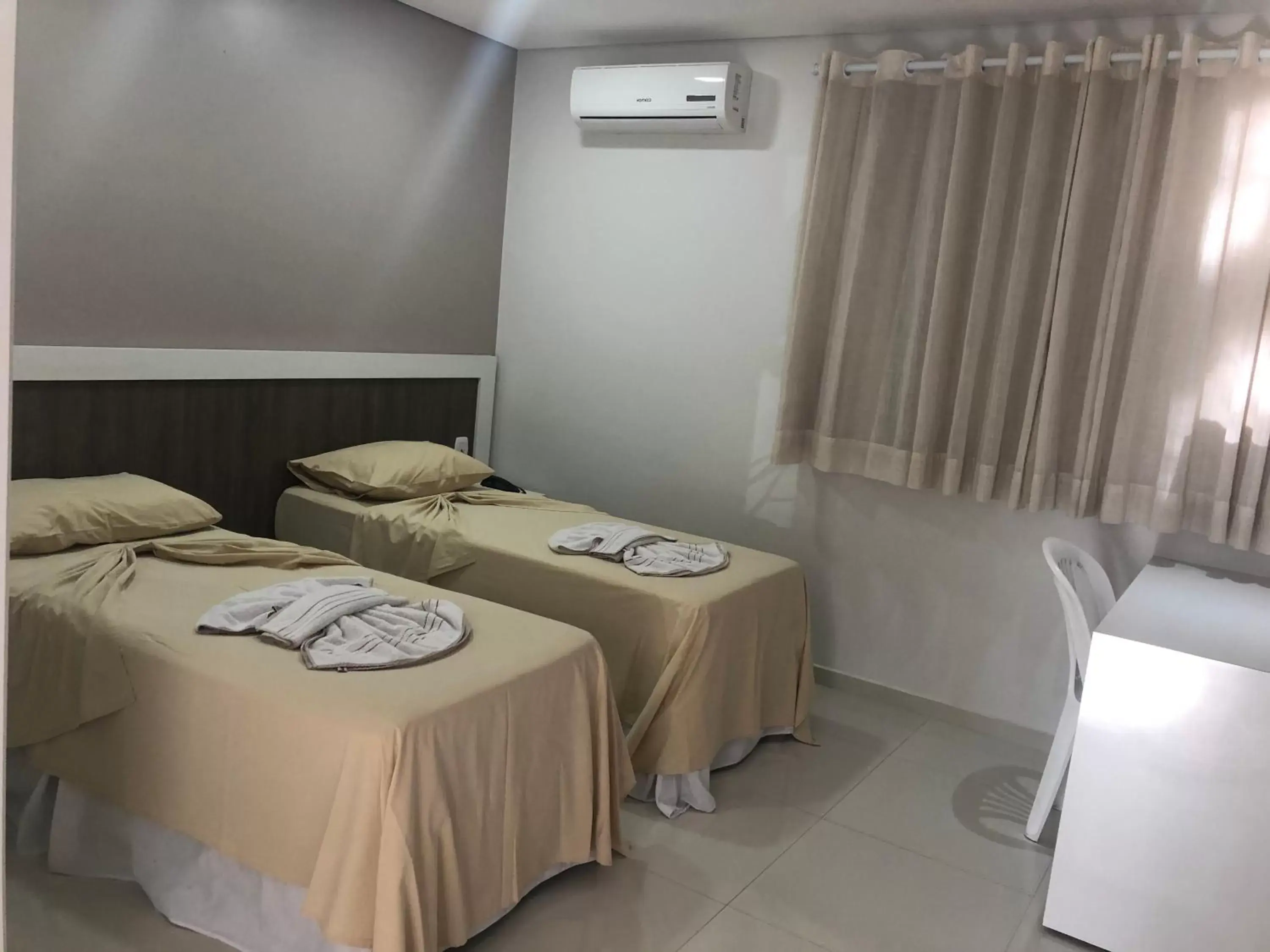 Deluxe Double Room in Hotel Roni Deluxe Double Room in Hotel Roni