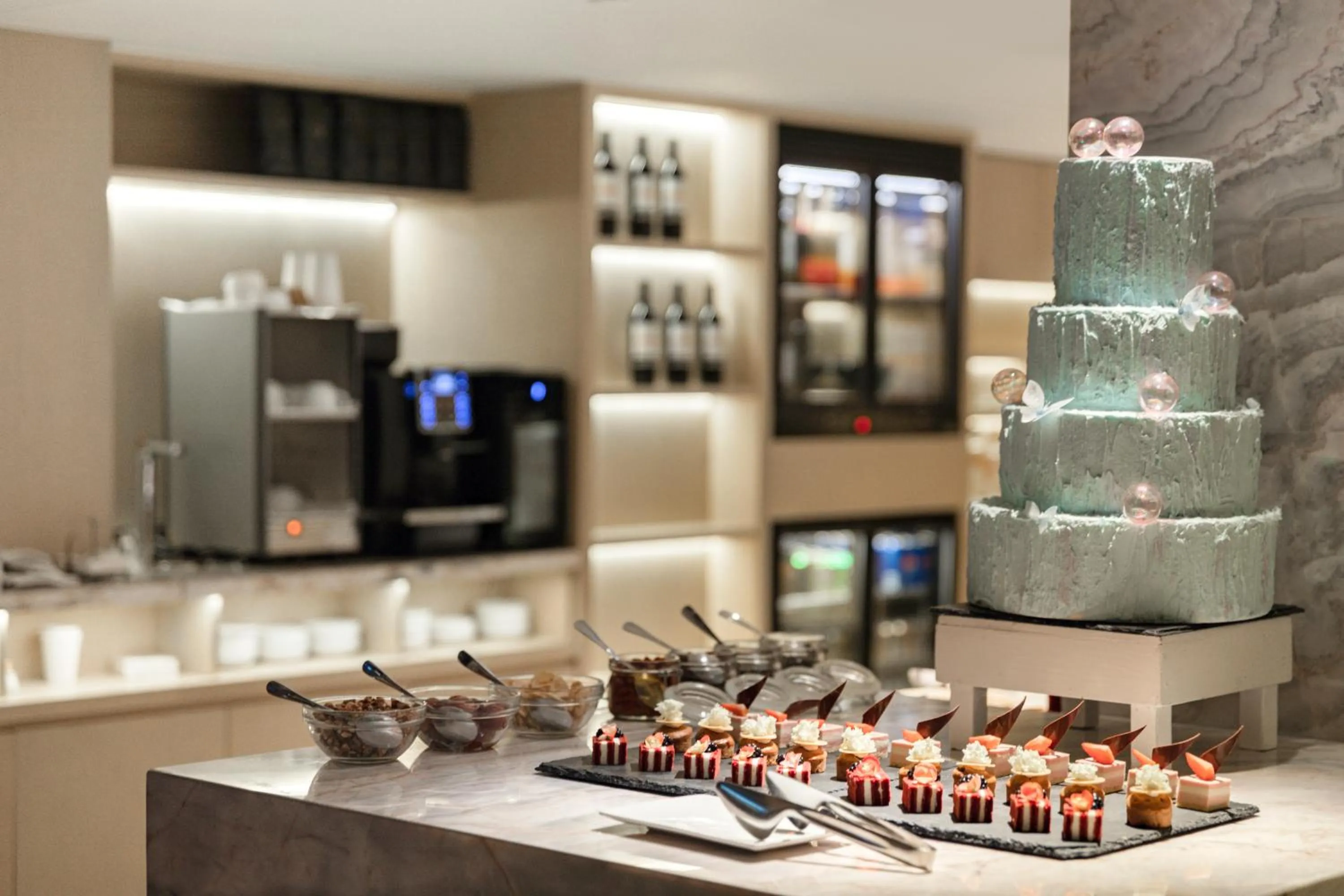 Food and drinks in Radisson Collection Hotel, Yangtze Shanghai