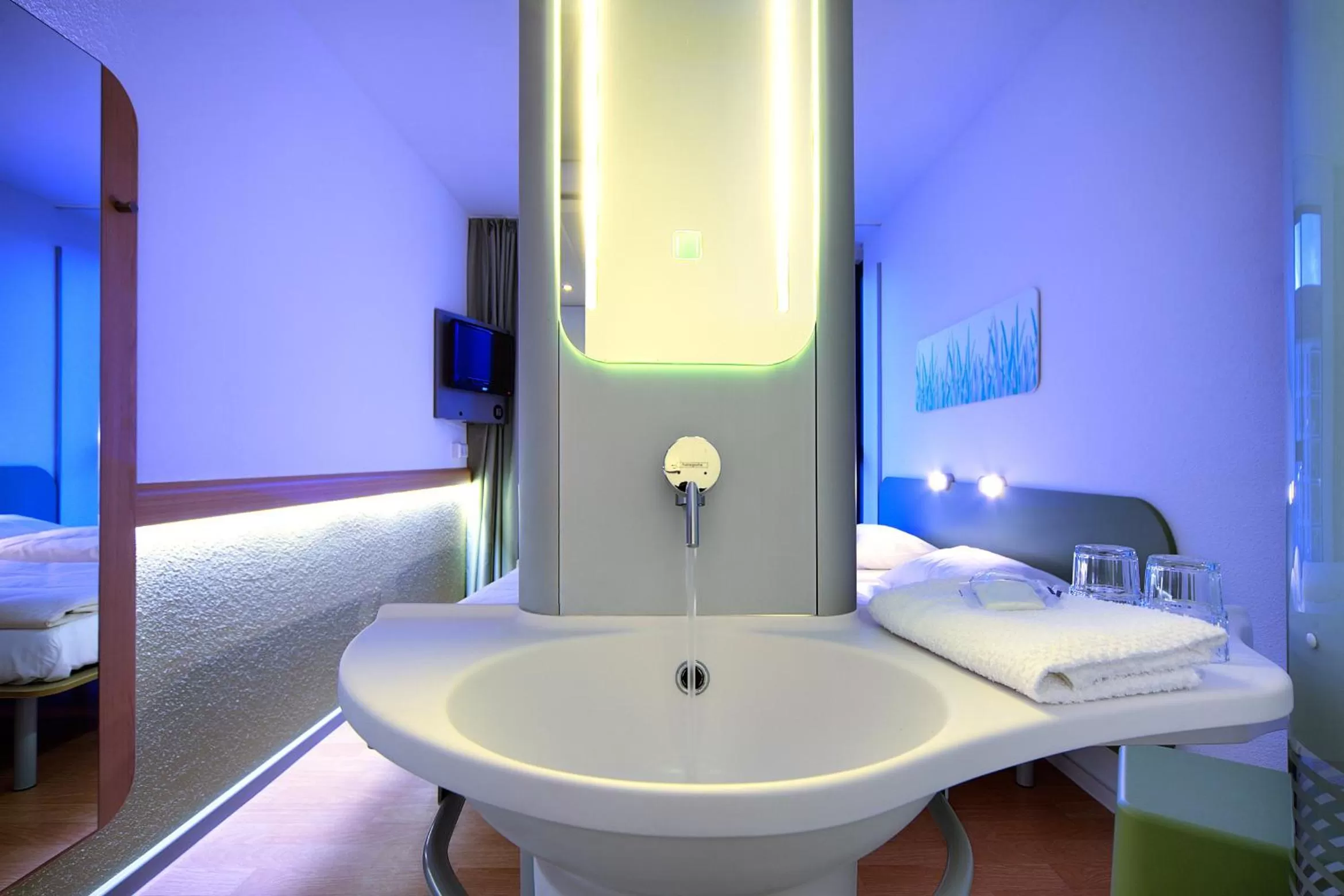 Photo of the whole room, Bed in ibis budget Dresden City