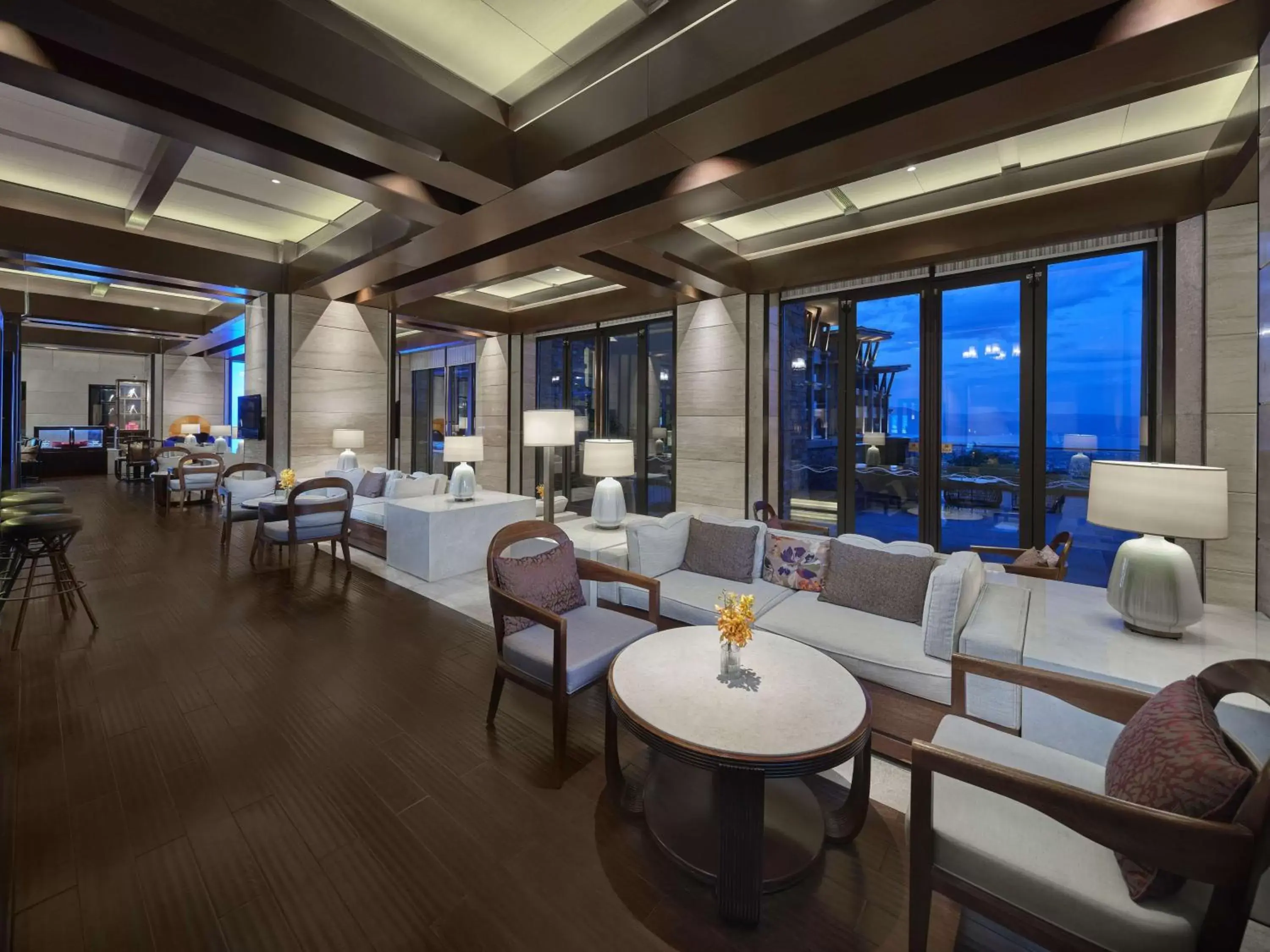 Lobby or reception, Lounge/Bar in Hilton Dali Resort & Spa