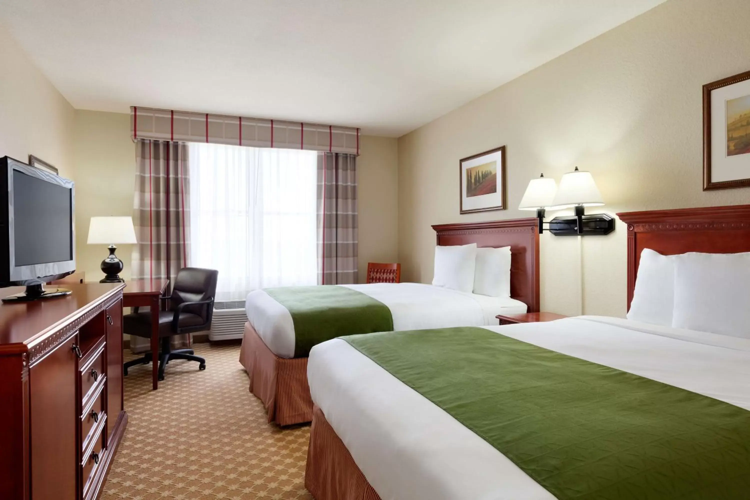Photo of the whole room, Bed in Country Inn & Suites by Radisson, Gillette, WY