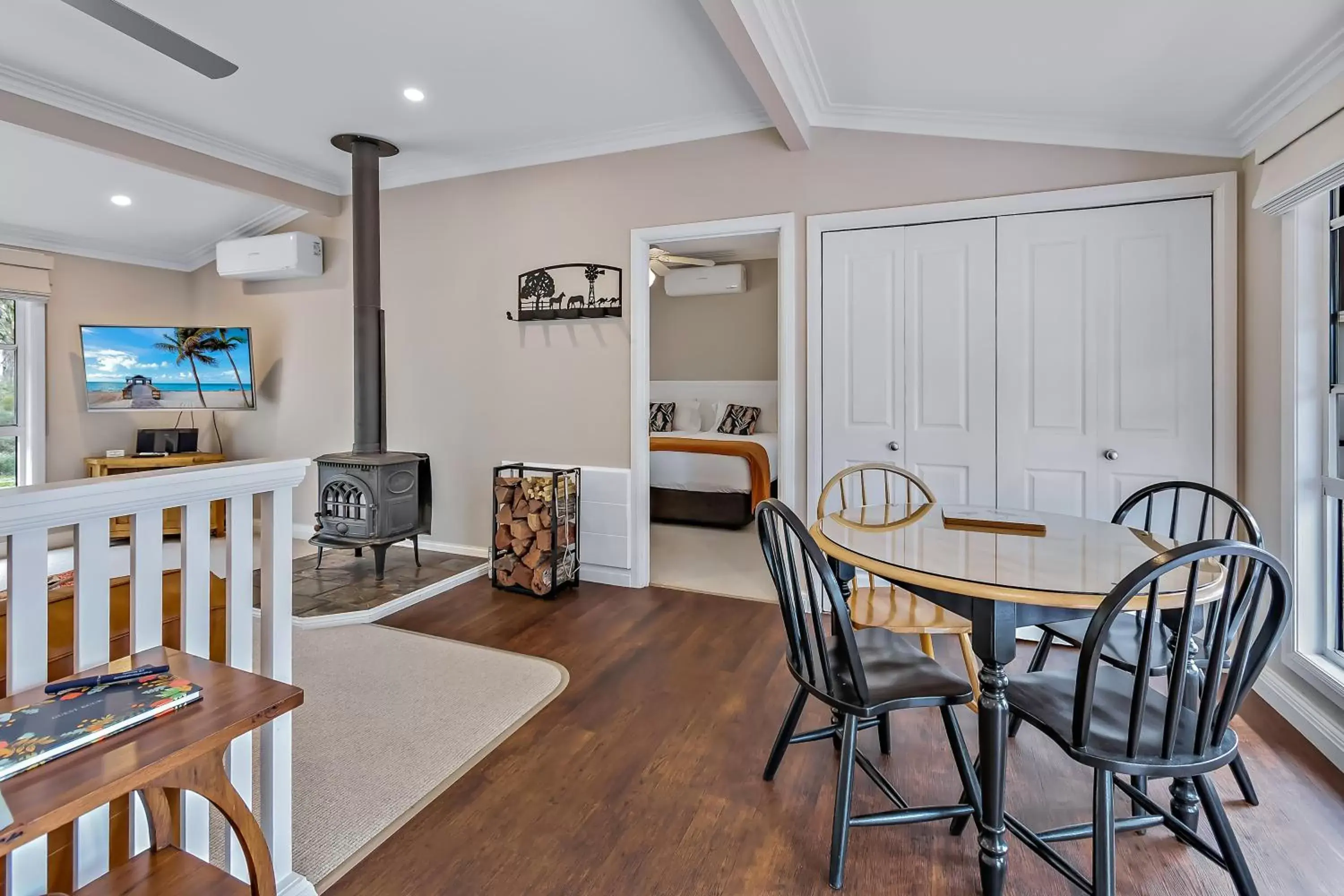 Living room, Dining Area in Diamondvale Estate Stanthorpe