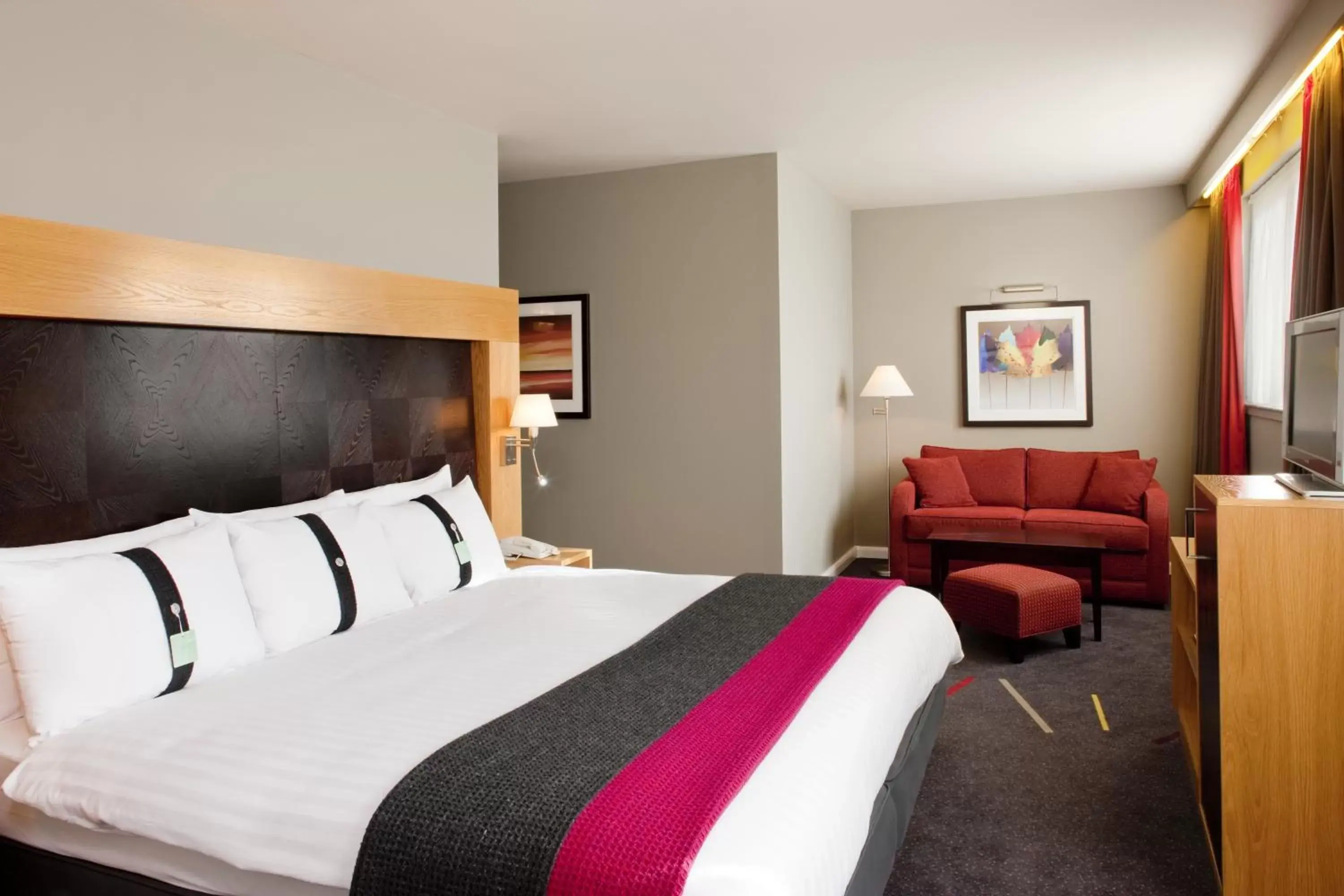 Bedroom, Bed in Holiday Inn Aberdeen West, an IHG Hotel