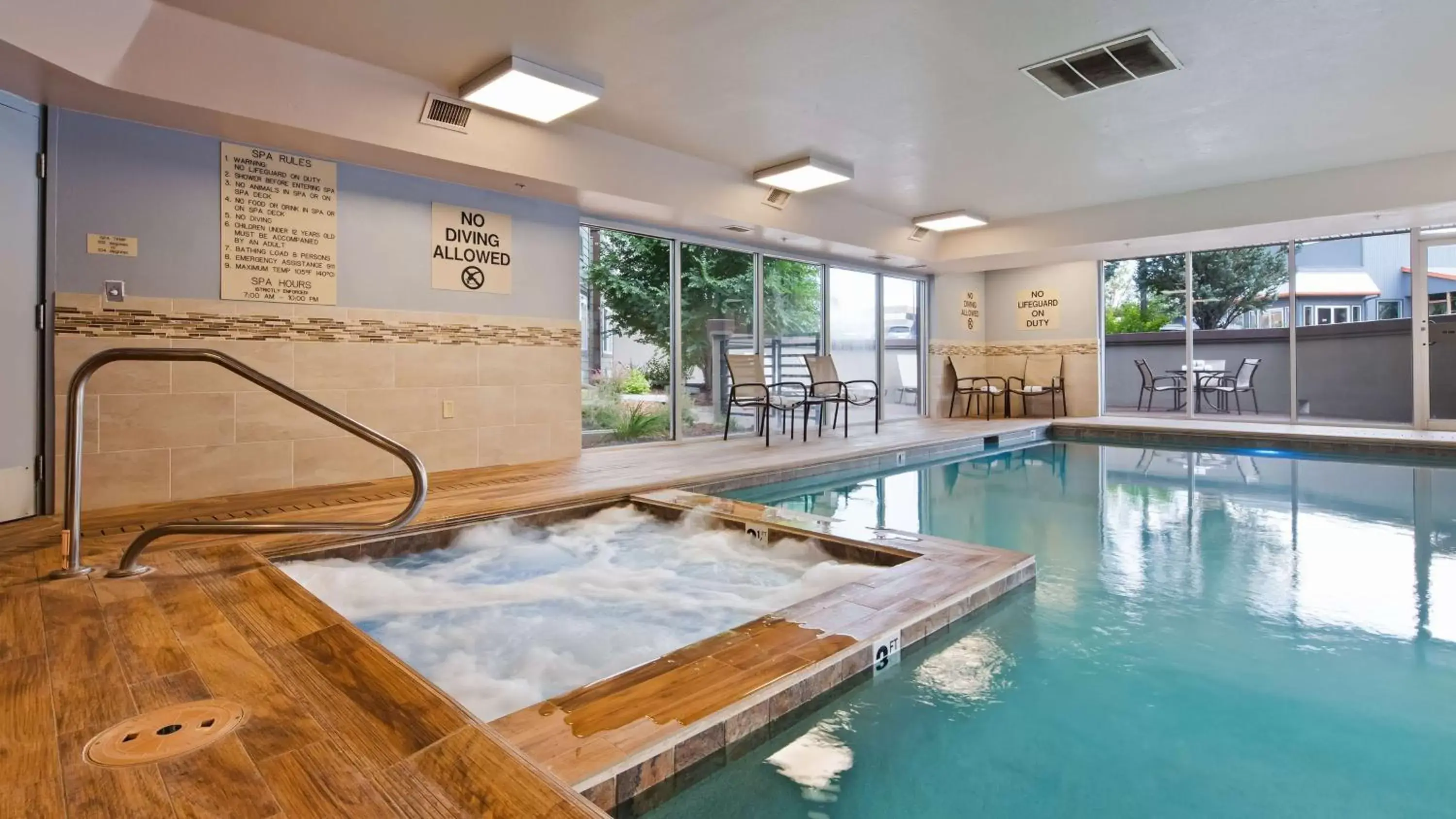 Pool view in Best Western Plus Peak Vista Inn & Suites