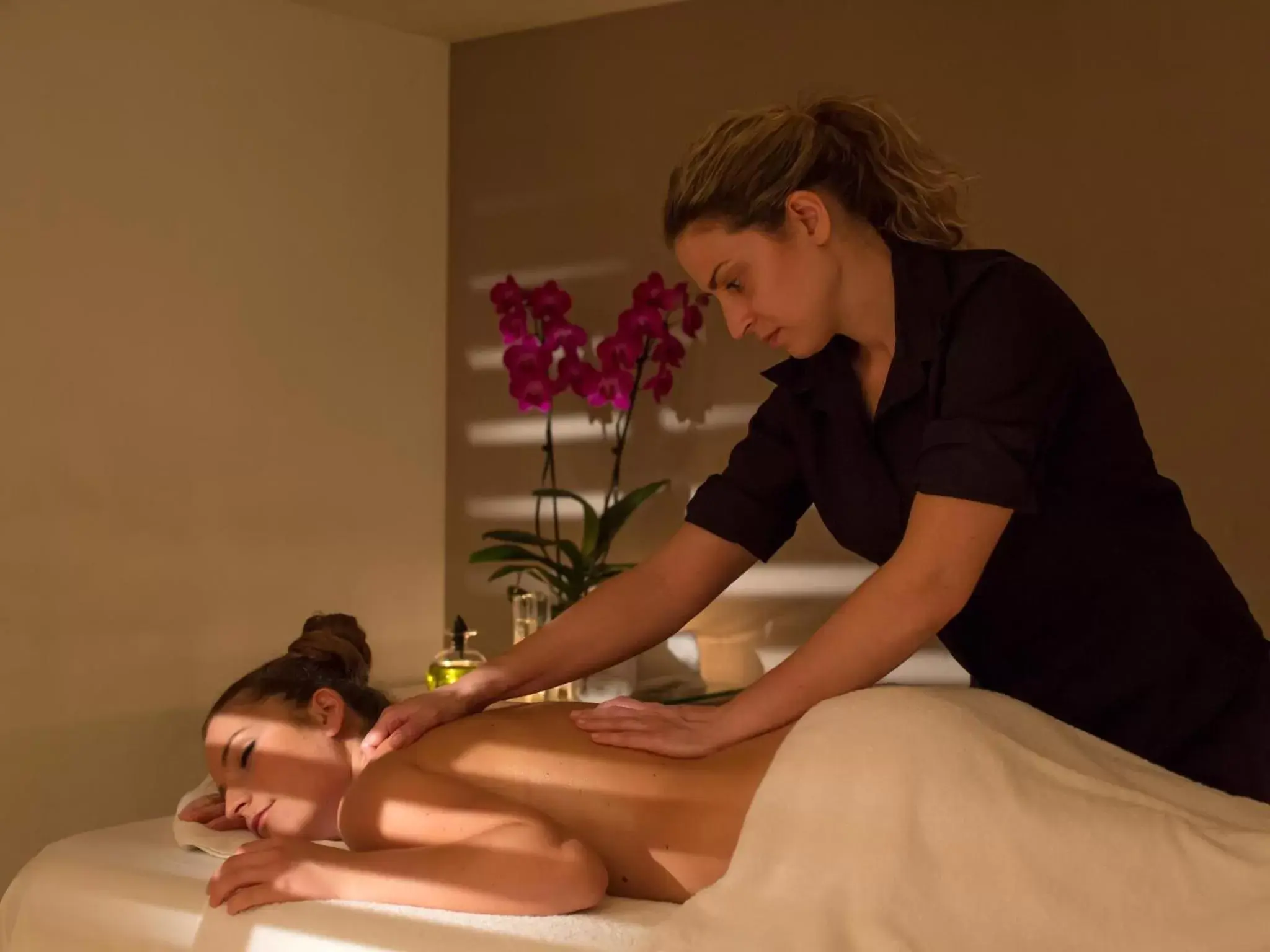 Massage in Galaxy Iraklio Hotel