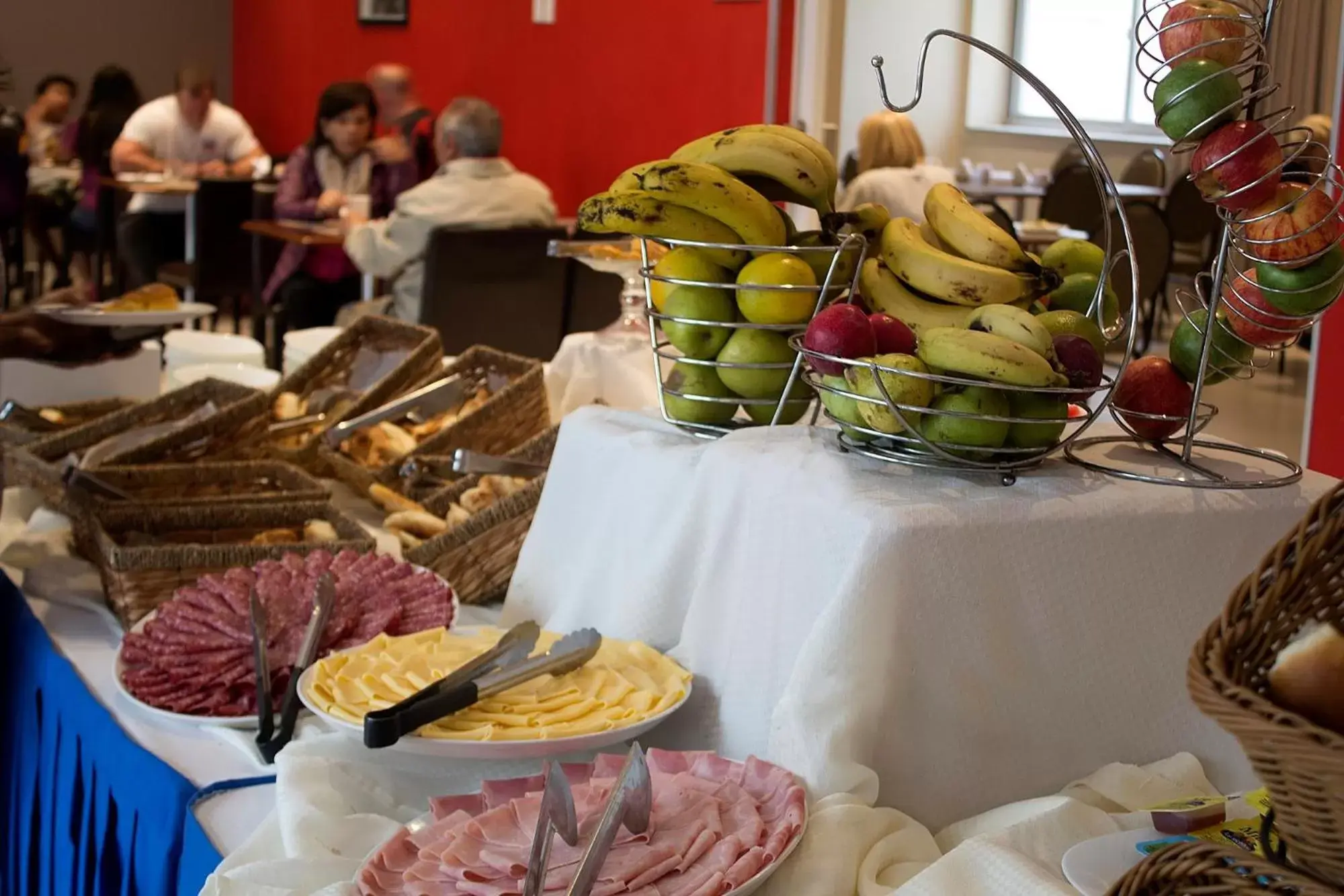 Breakfast, Food in Regency Way Montevideo Hotel