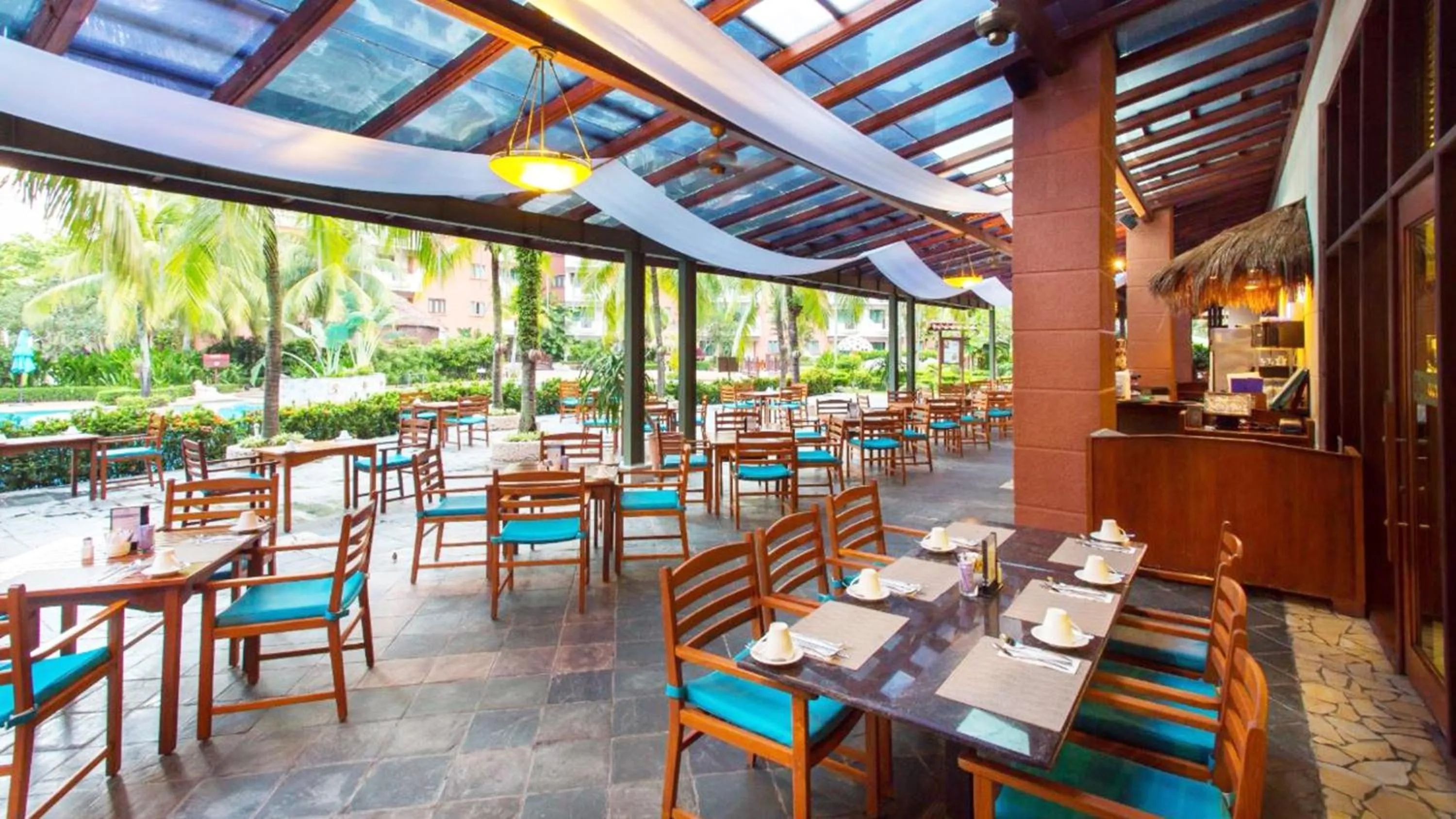 Restaurant/places to eat in Holiday Inn Resort Batam by IHG