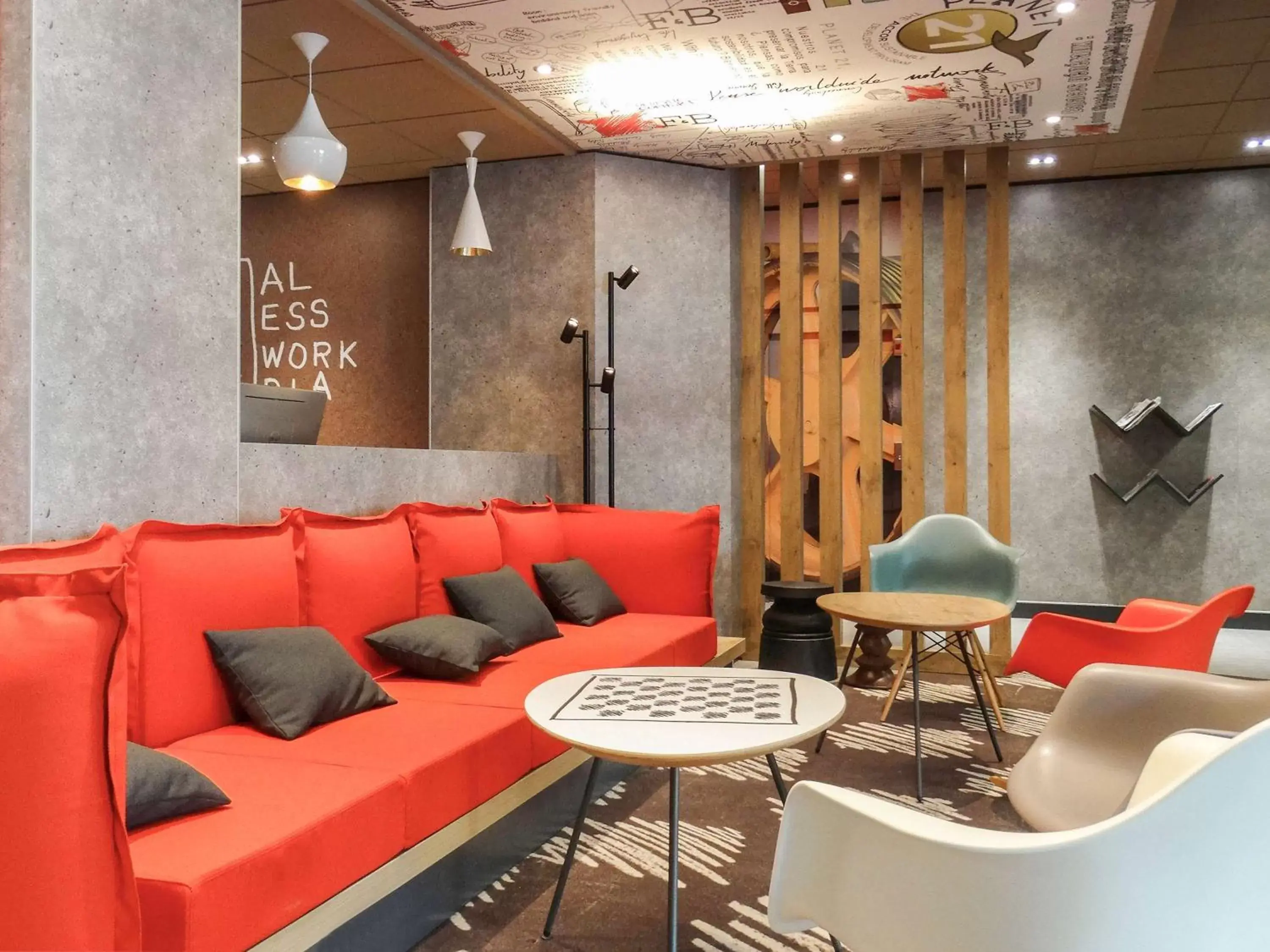 Lounge or bar in ibis La Baule Pornichet Plage