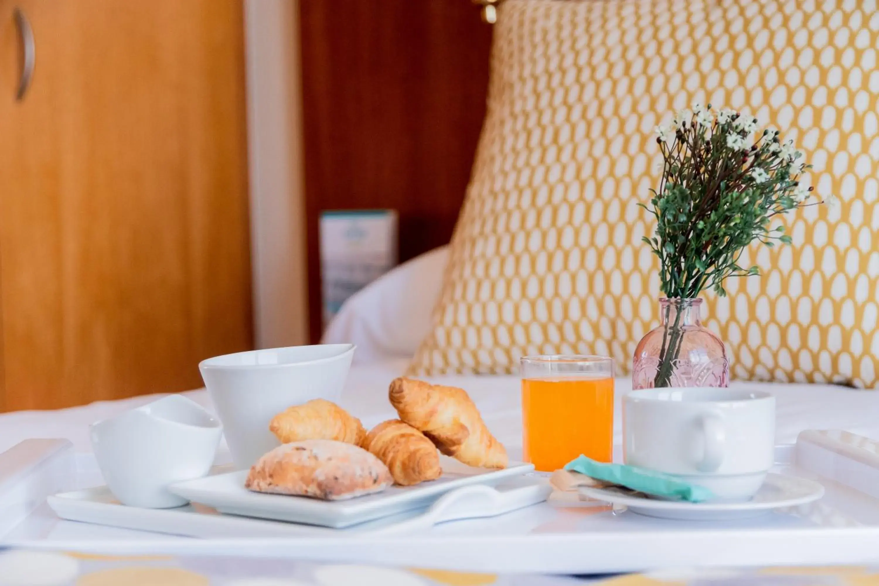 Food and drinks, Breakfast in Aparthotel Ona Palamós