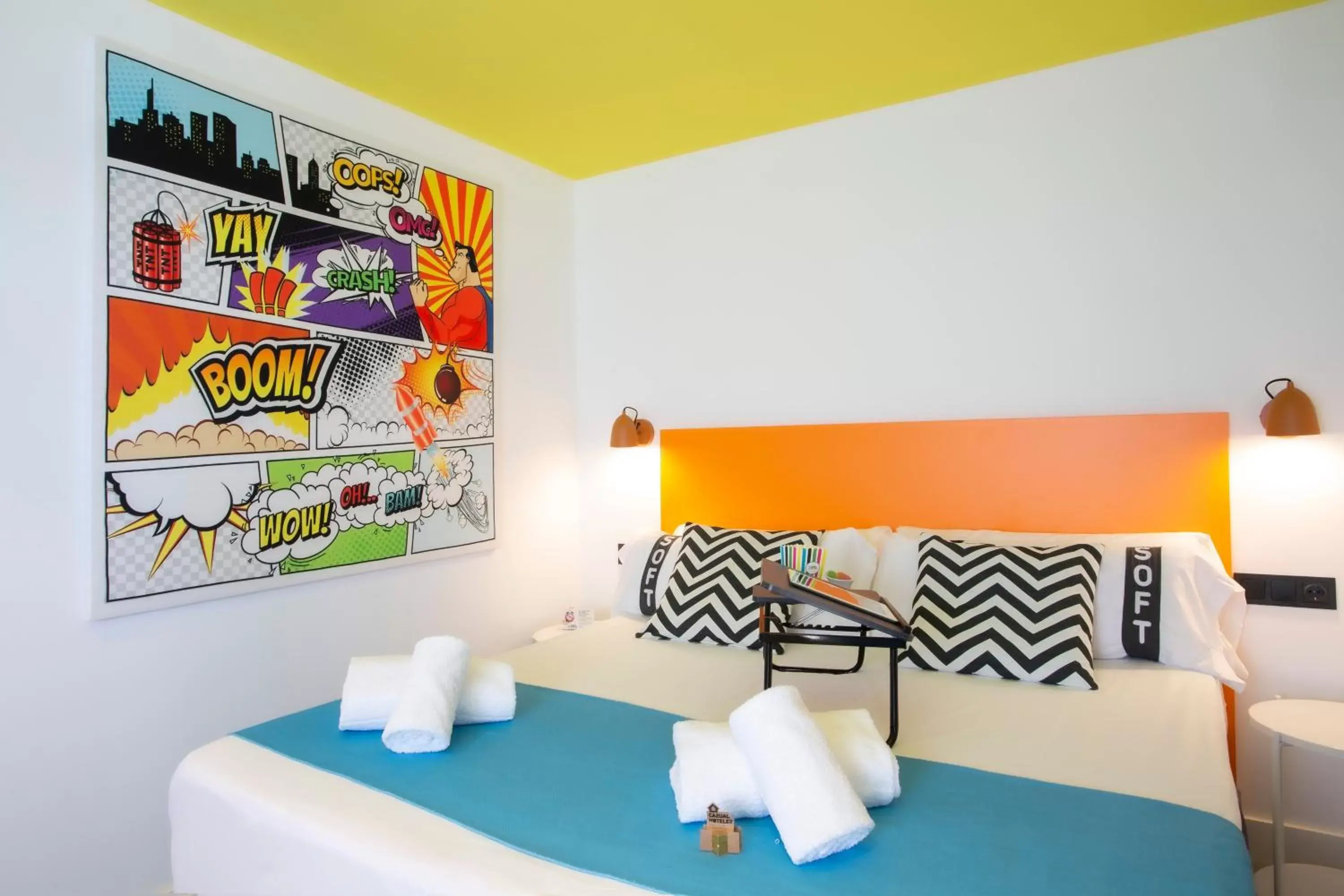 Bedroom, Bed in Casual Pop Art Benidorm