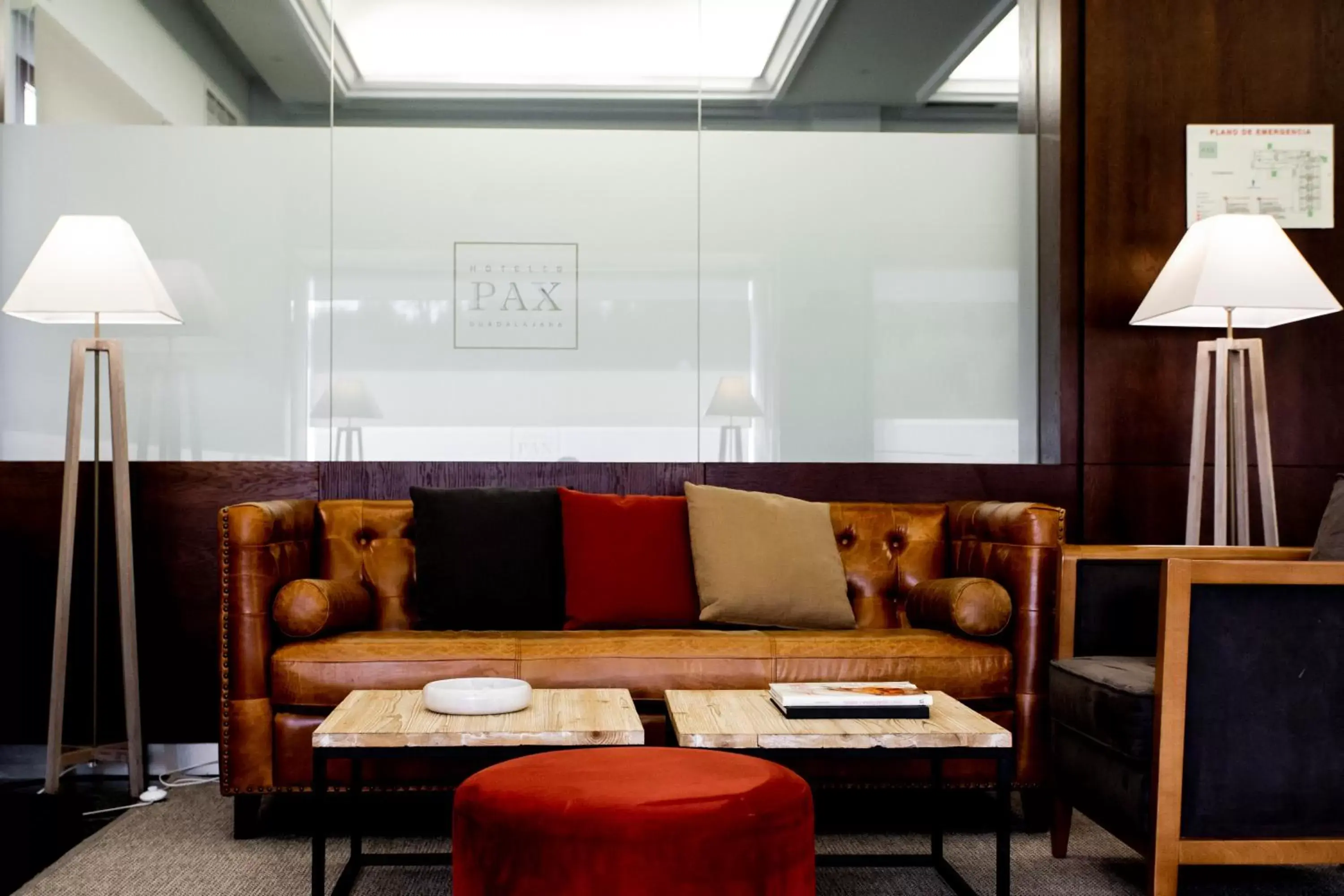 Communal lounge/ TV room, Seating Area in Hotel Pax Guadalajara