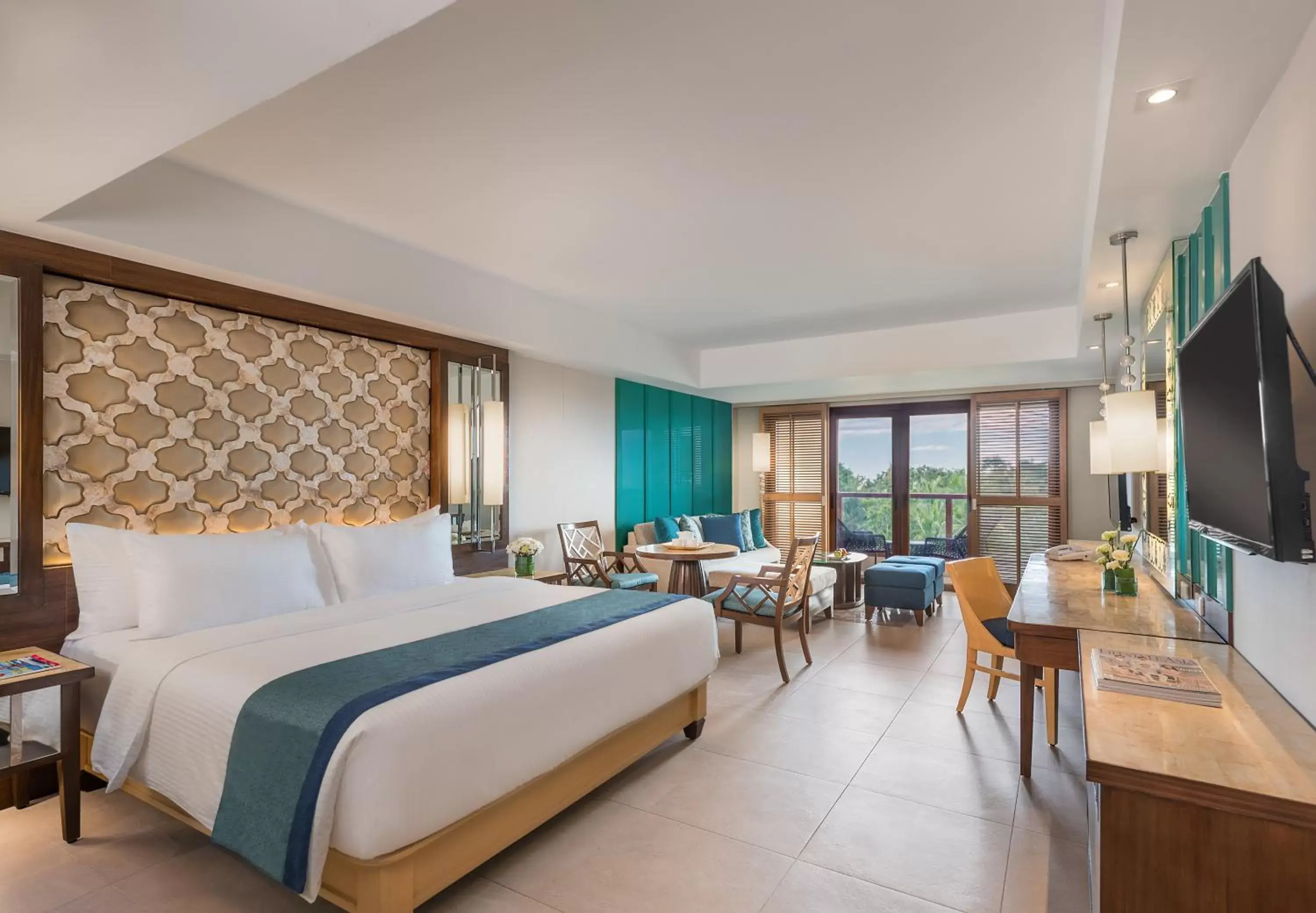Junior Suite in Henann Resort Alona Beach