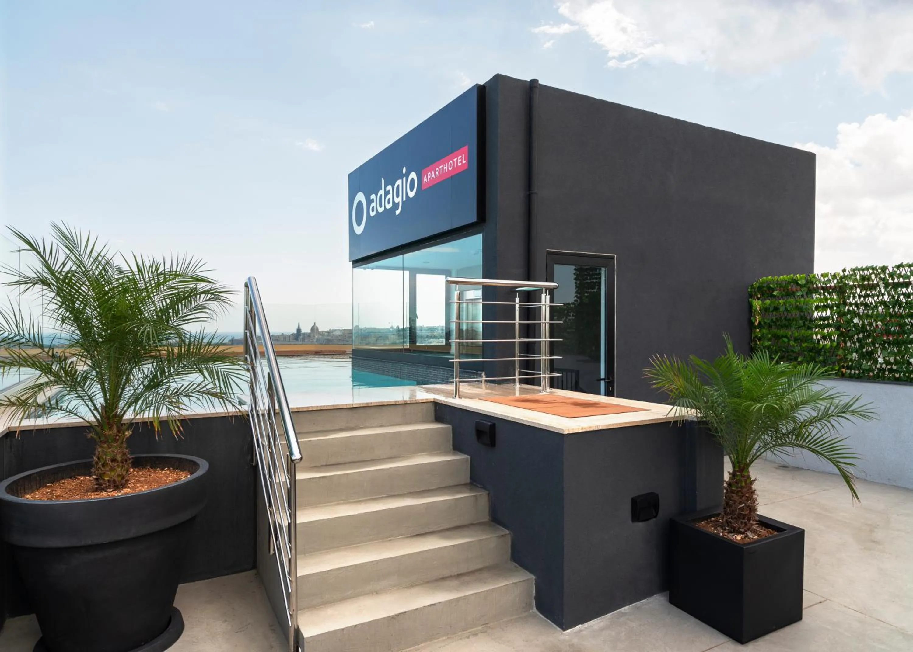 Swimming pool in Aparthotel Adagio Malta Central