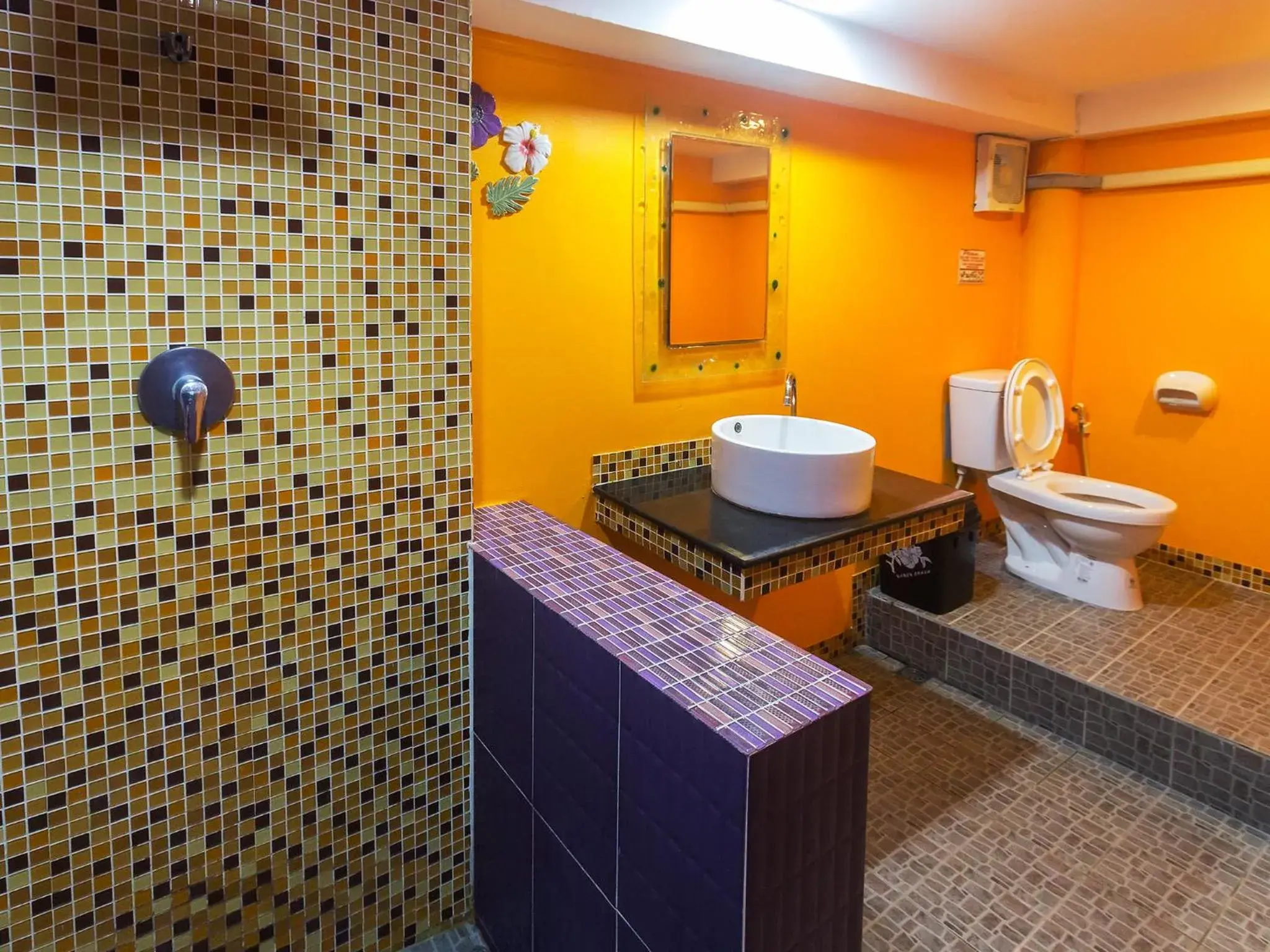 Bathroom in Lanta Garden Home (SHA Extra Plus)