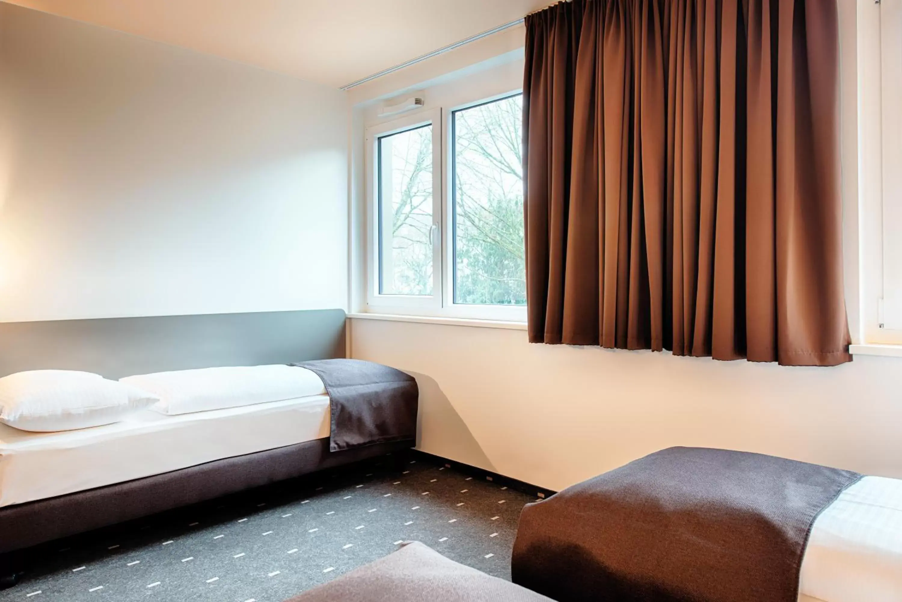 Photo of the whole room, Bed in B&B Hotel Aachen-City