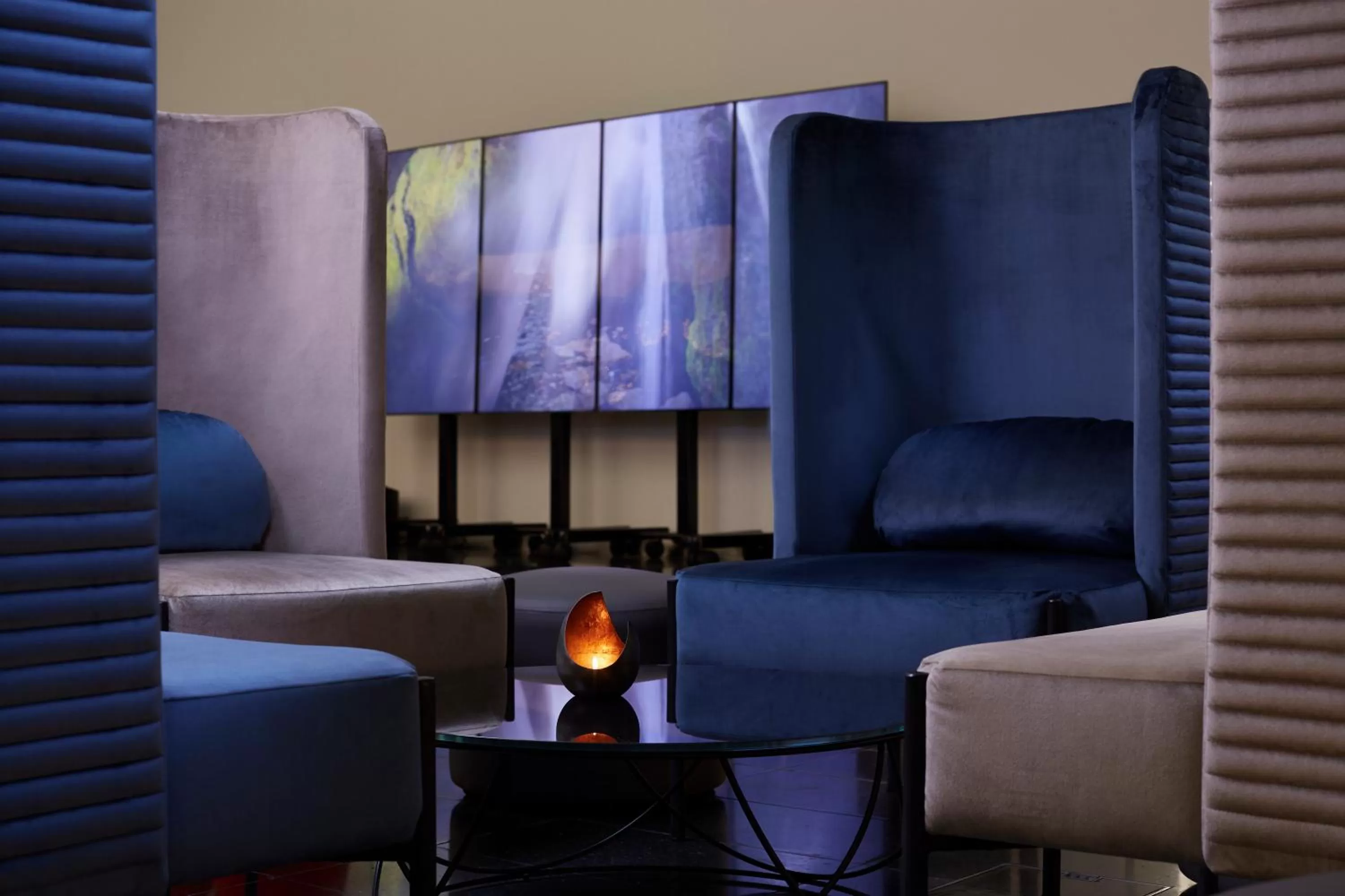 Lounge or bar in HYPERION Hotel Basel