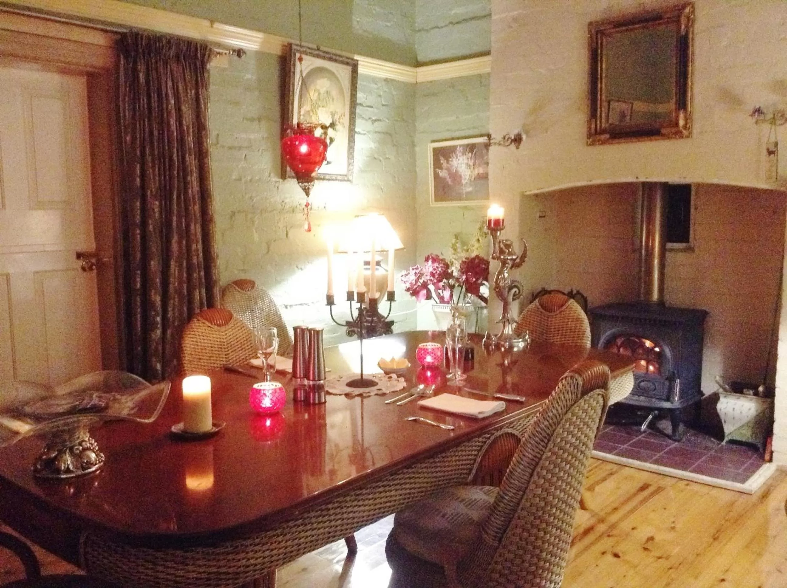 Restaurant/places to eat in Must Love Dogs B&B & Self Contained Cottage