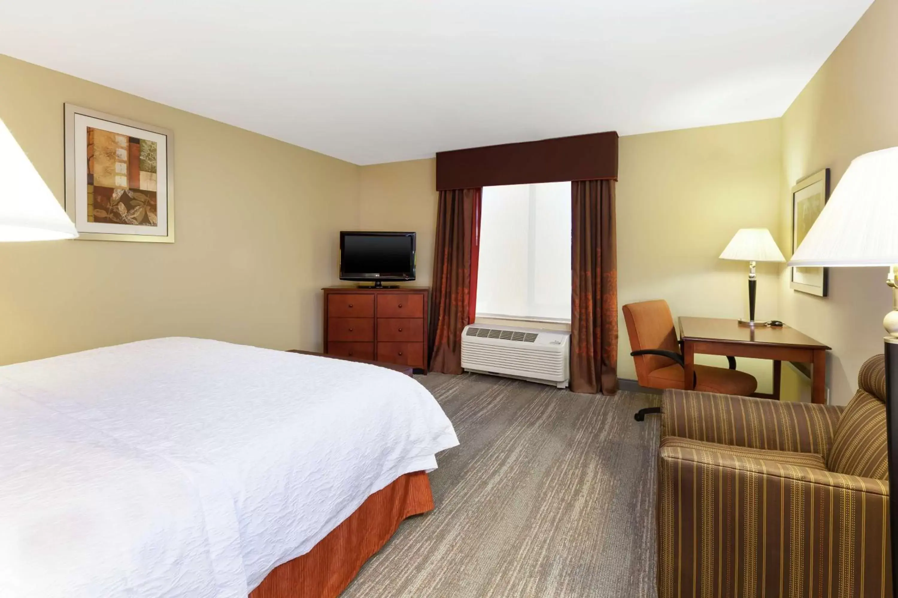 Bedroom, Bed in Hampton Inn & Suites Exmore - Eastern Shore