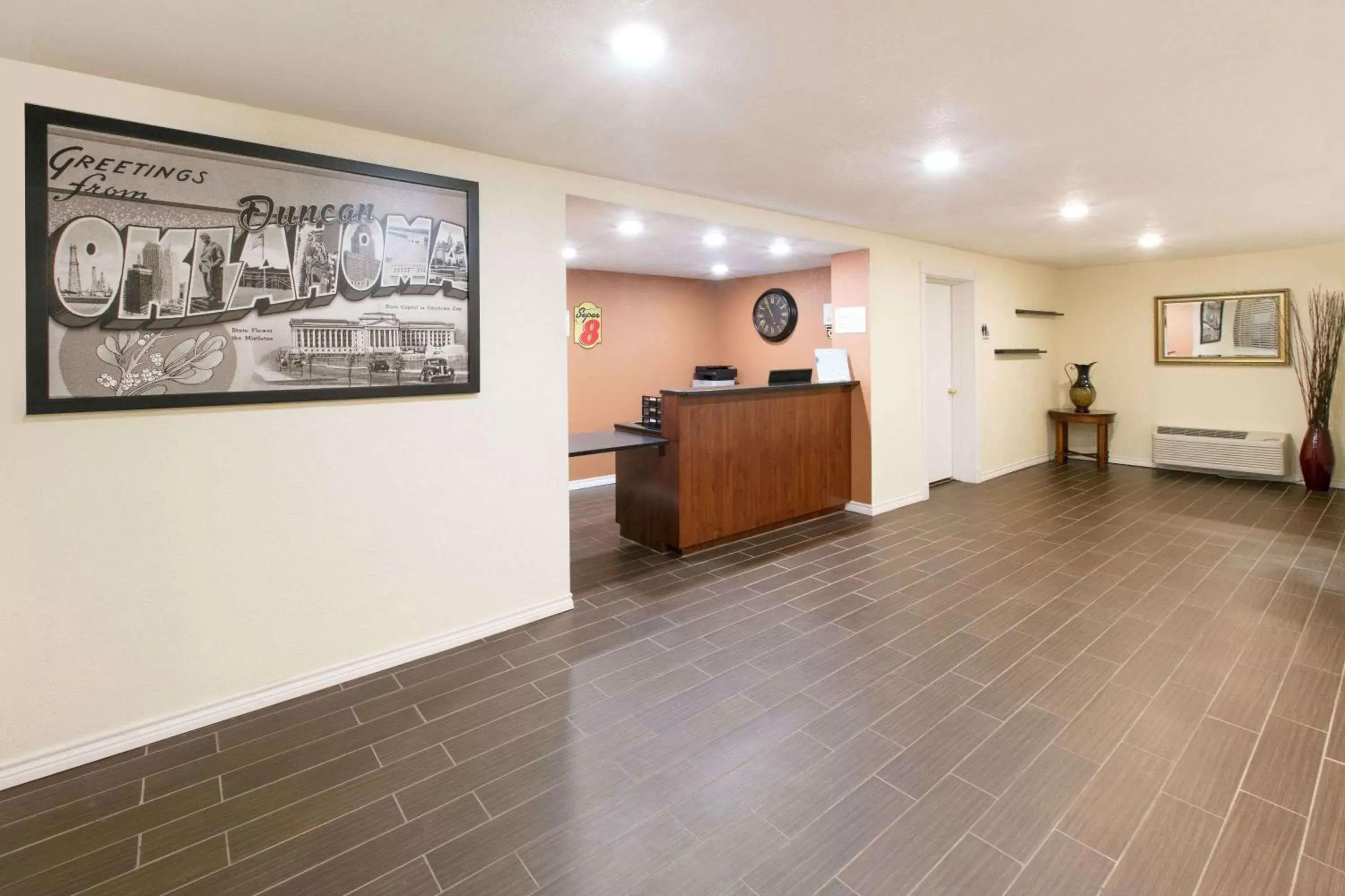 Lobby or reception in Super 8 by Wyndham Duncan Lobby or reception in Super 8 by Wyndham Duncan