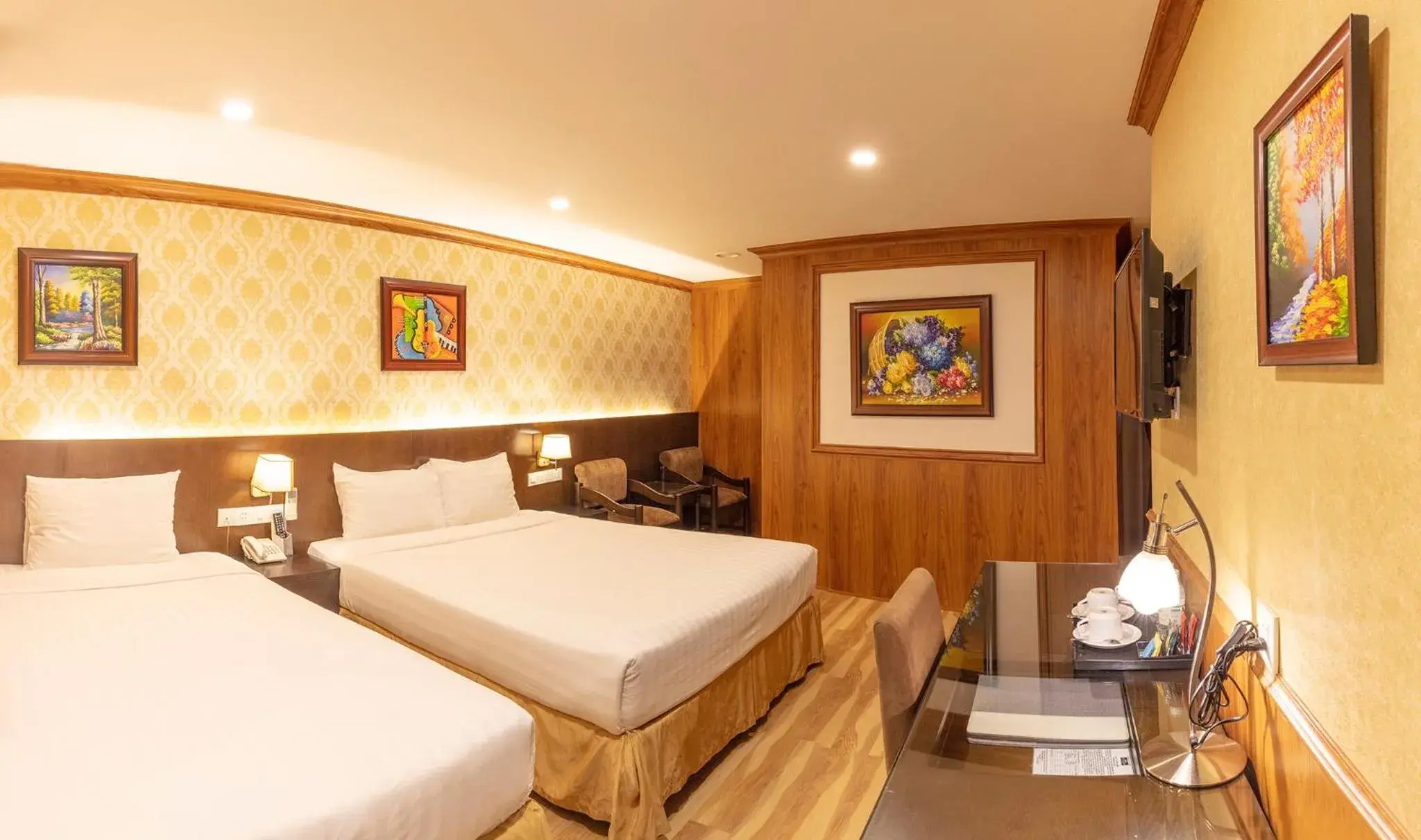 Bed in Kings Hotel Dalat