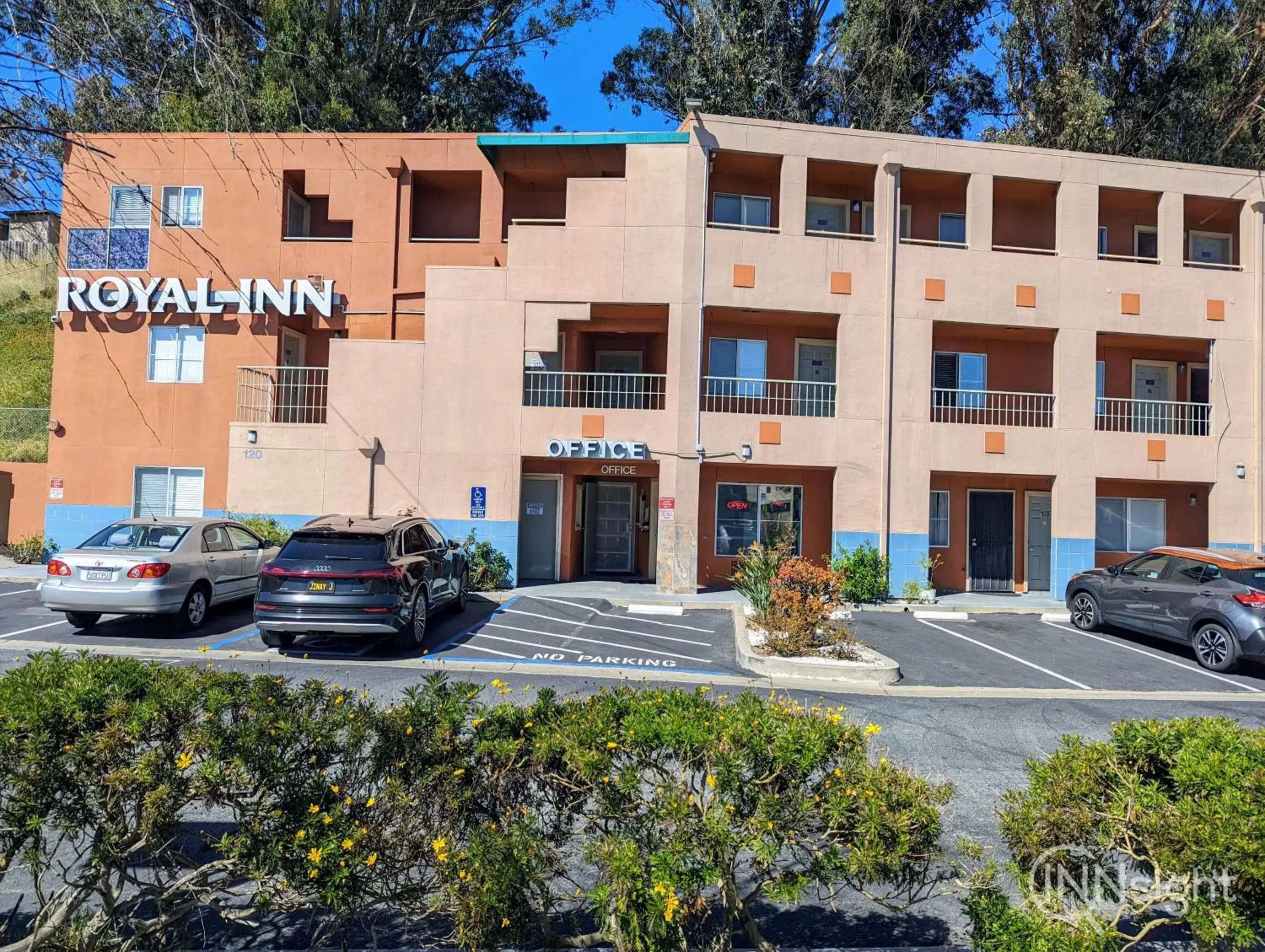 Facade/entrance, Property Building in Royal Inn