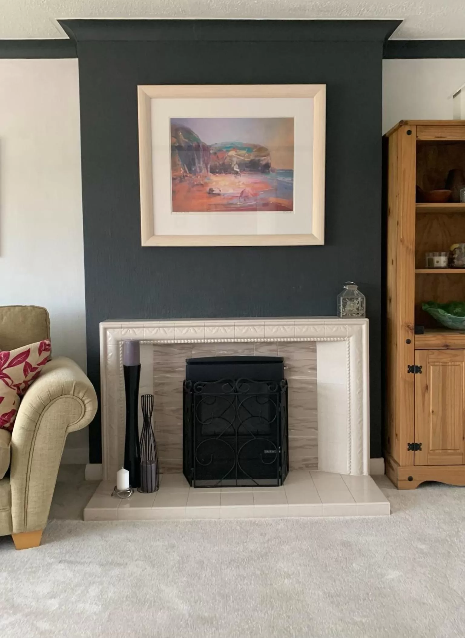 Communal lounge/ TV room in Ramsey House - Luxury Licensed B&B - Parking and Guest Lounge