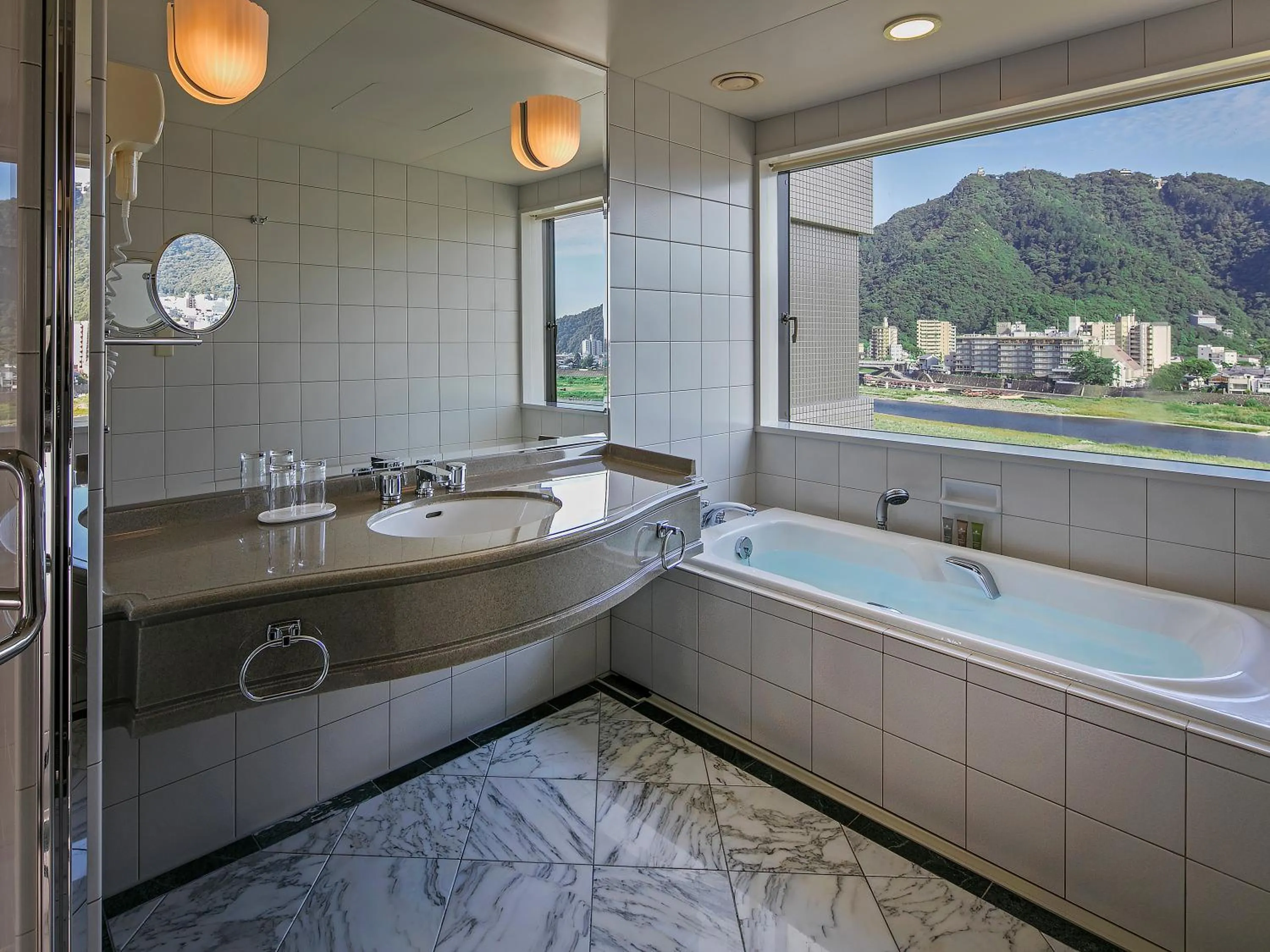 Bathroom in Miyako Hotel Gifu Nagaragawa