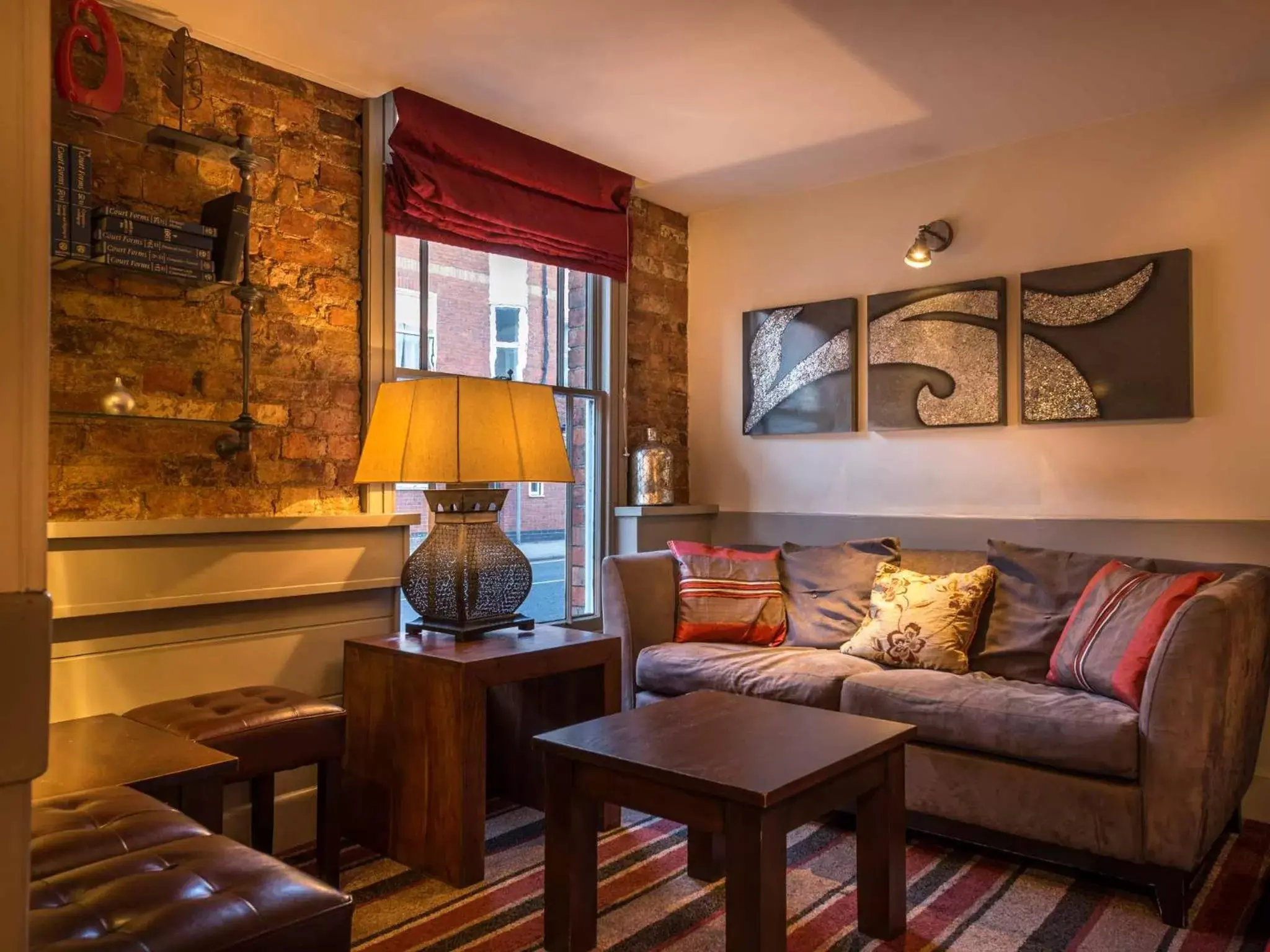 Lounge or bar in The Admiral Rodney Hotel, Horncastle, Lincolnshire - The Coaching Inn Group Lounge or bar in The Admiral Rodney Hotel, Horncastle, Lincolnshire - The Coaching Inn Group