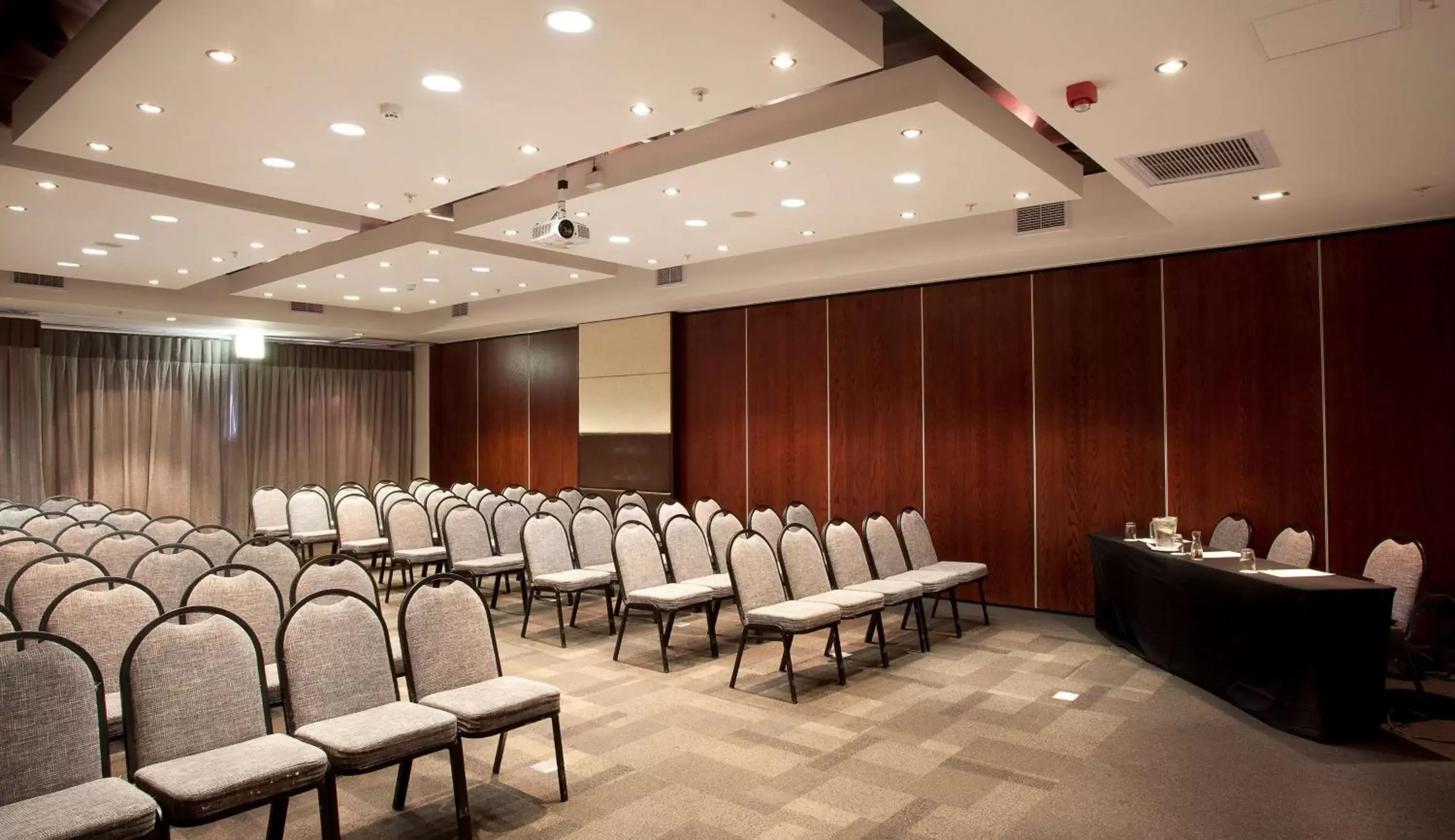 Meeting/conference room in DoubleTree by Hilton Cape Town Upper Eastside