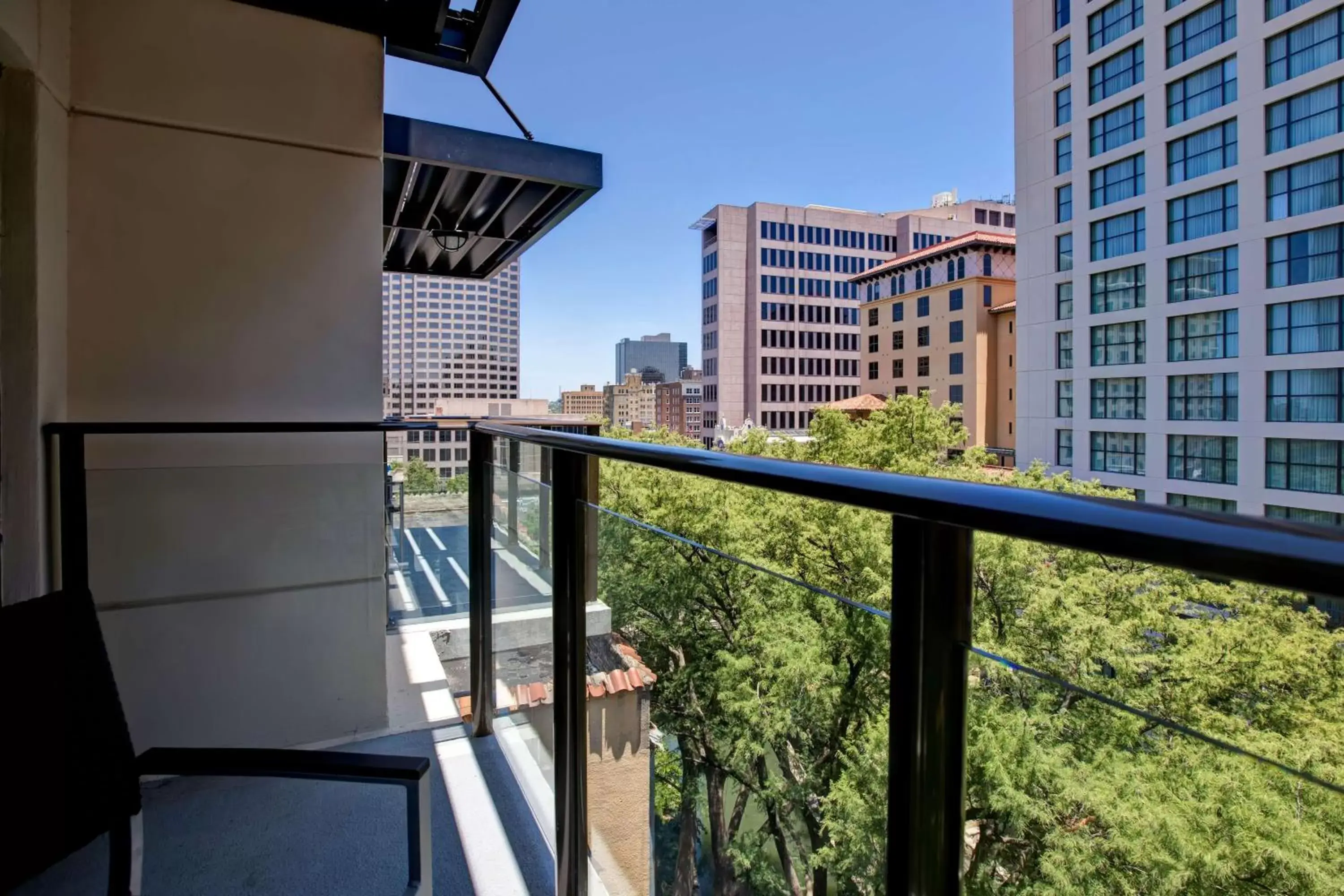 View (from property/room), Balcony/Terrace in Hampton Inn & Suites San Antonio Riverwalk