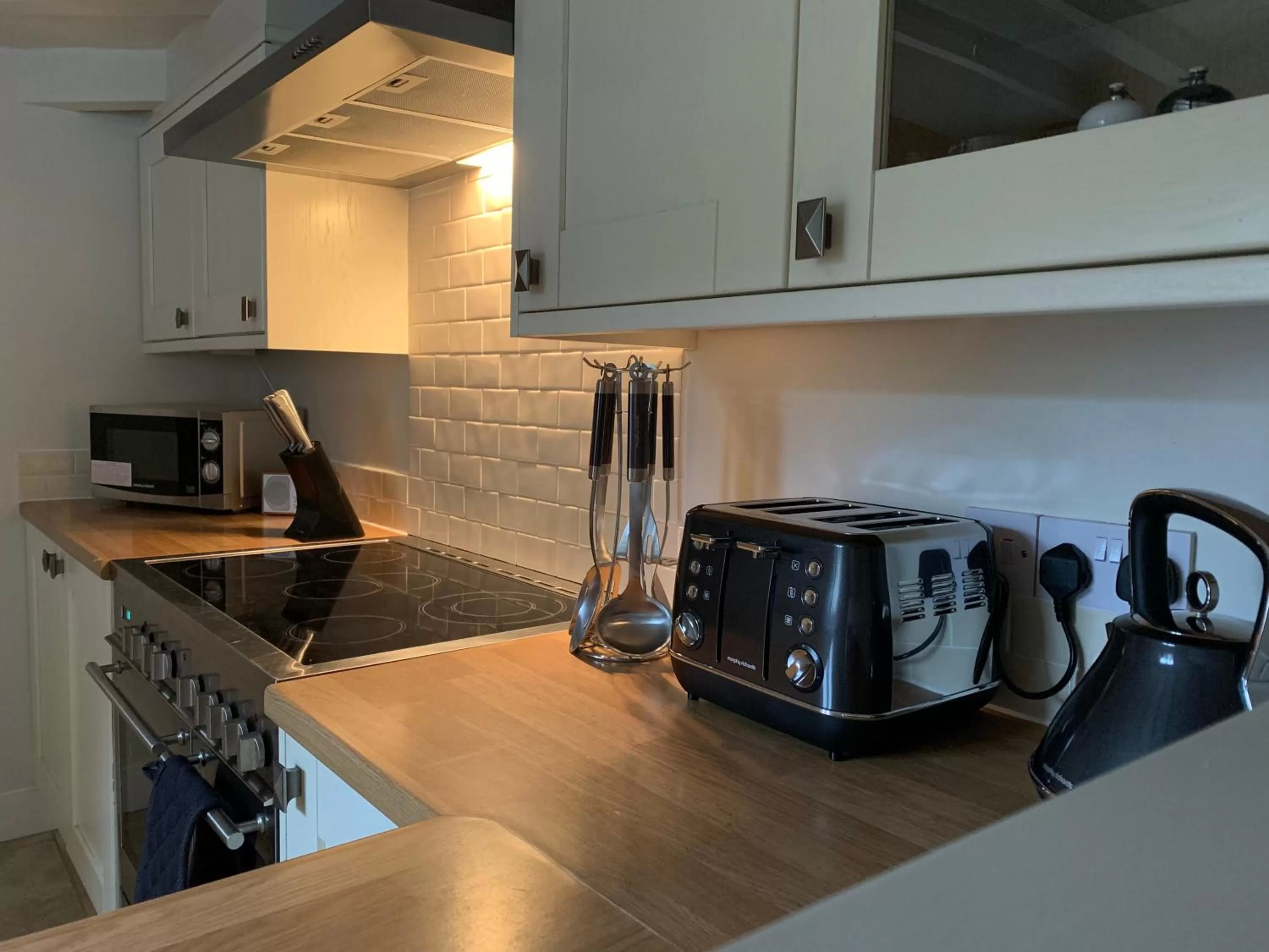 Kitchen/Kitchenette in The Stag and Huntsman at Hambleden