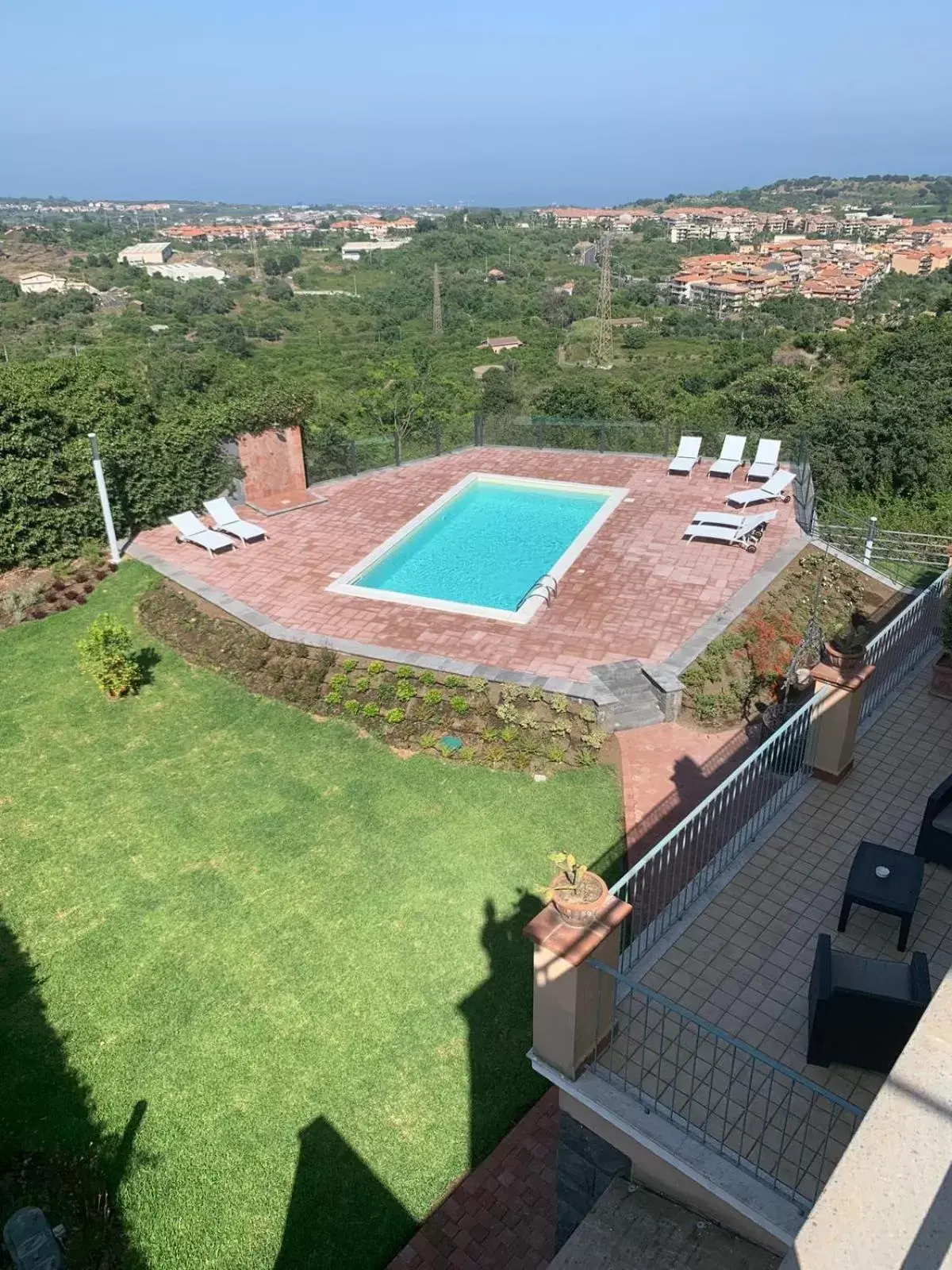 Pool View in B&B Villa Etelka