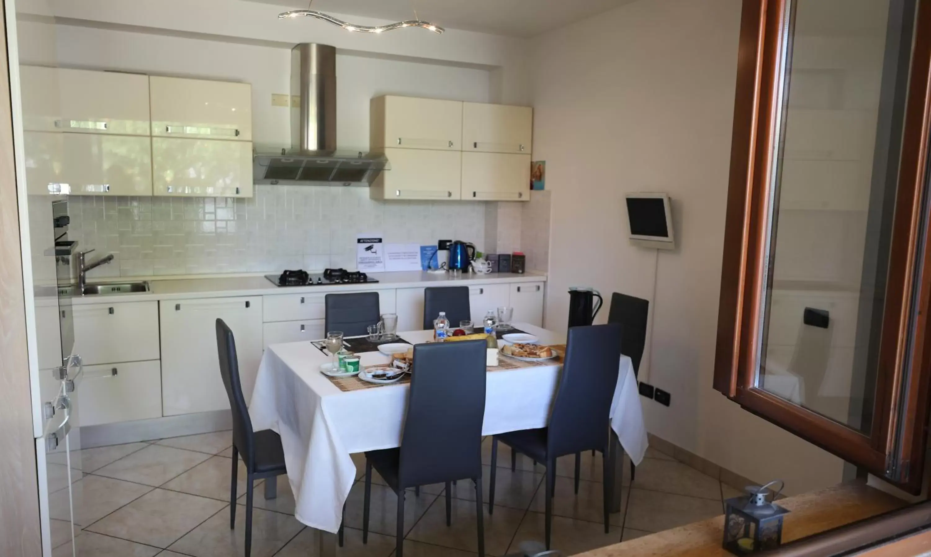 Dining Area in Recanati Family