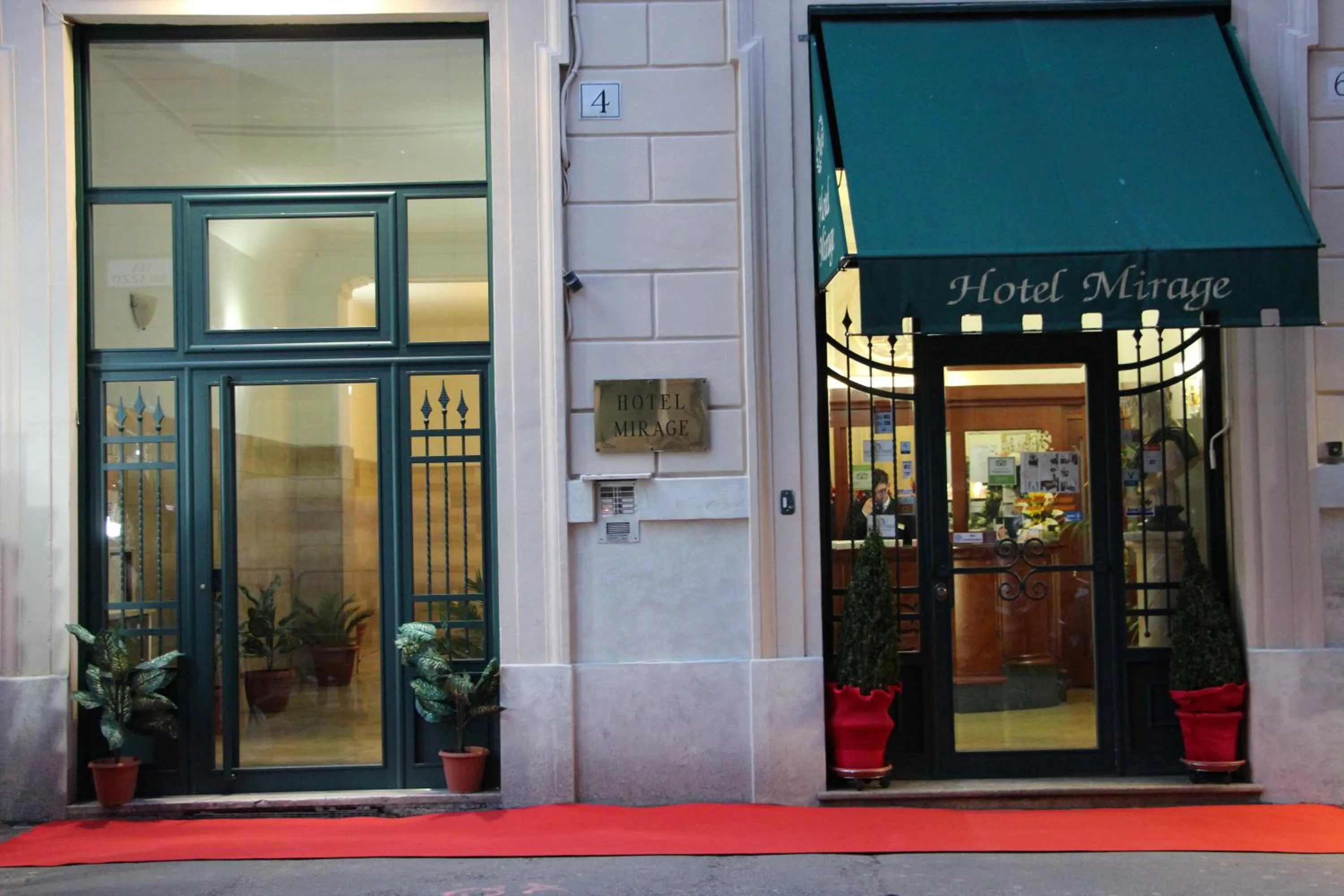 Facade/entrance in Hotel Mirage