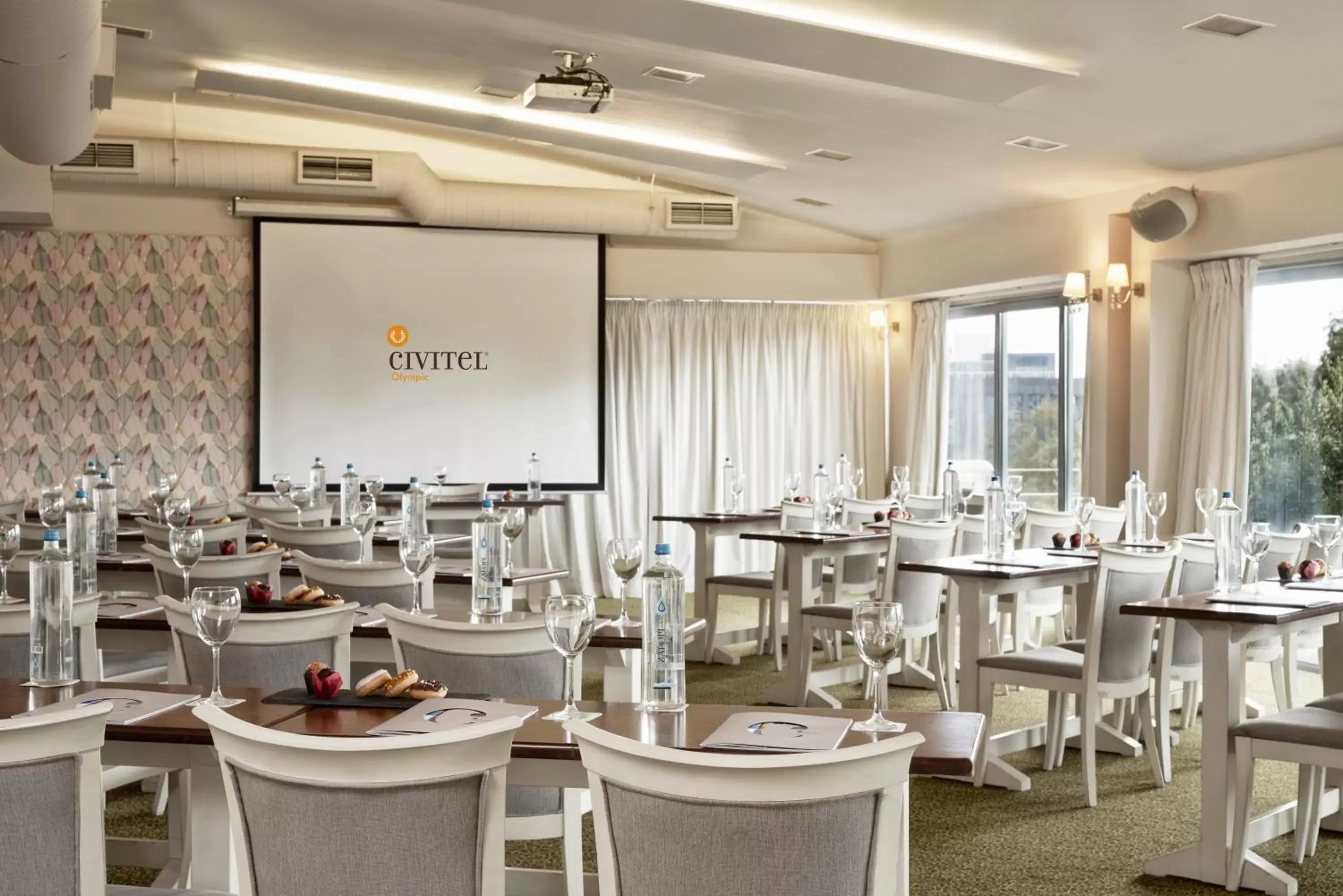Business facilities, Restaurant/Places to Eat in Civitel Olympic
