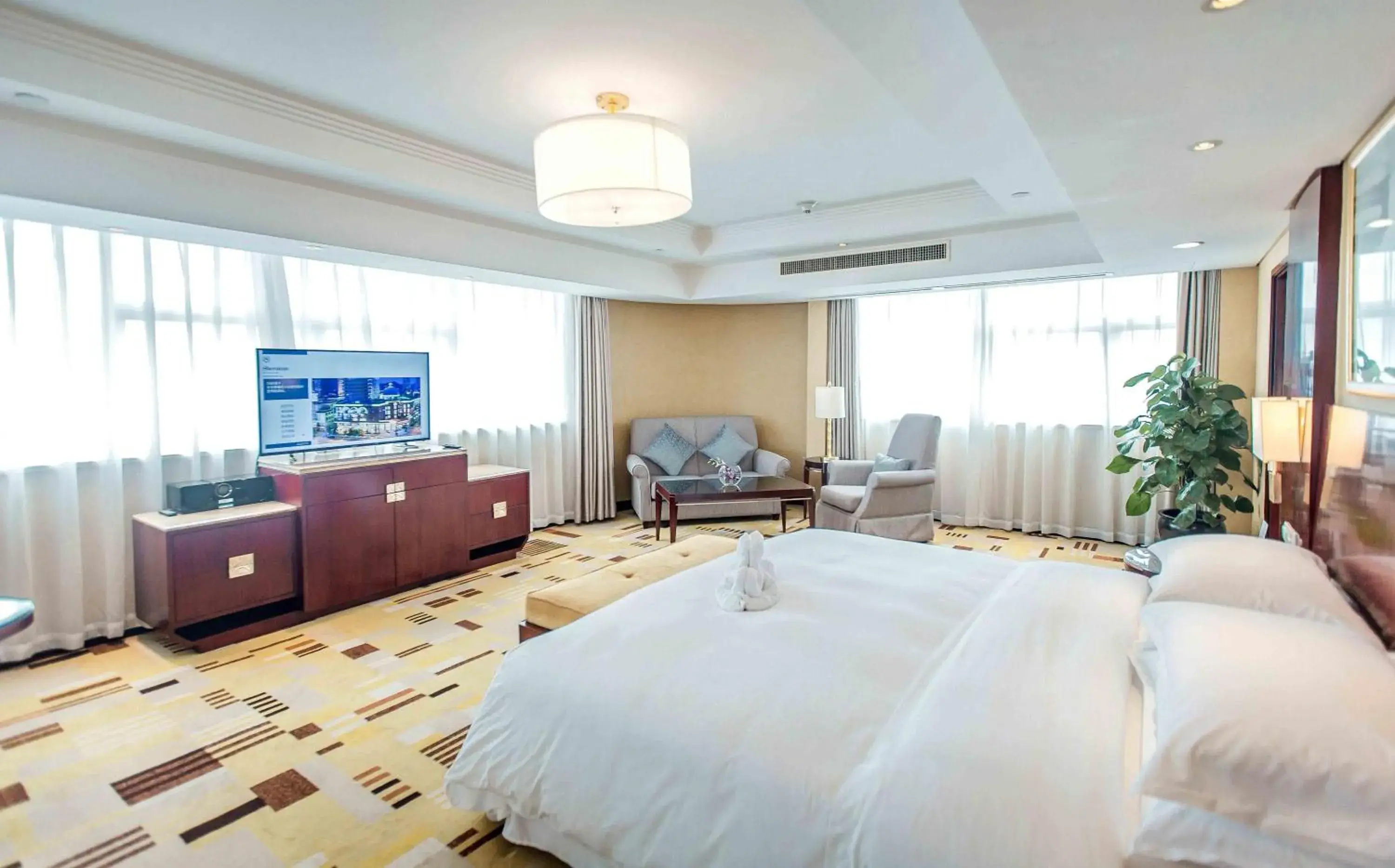 Bedroom in Sheraton Guiyang Hotel