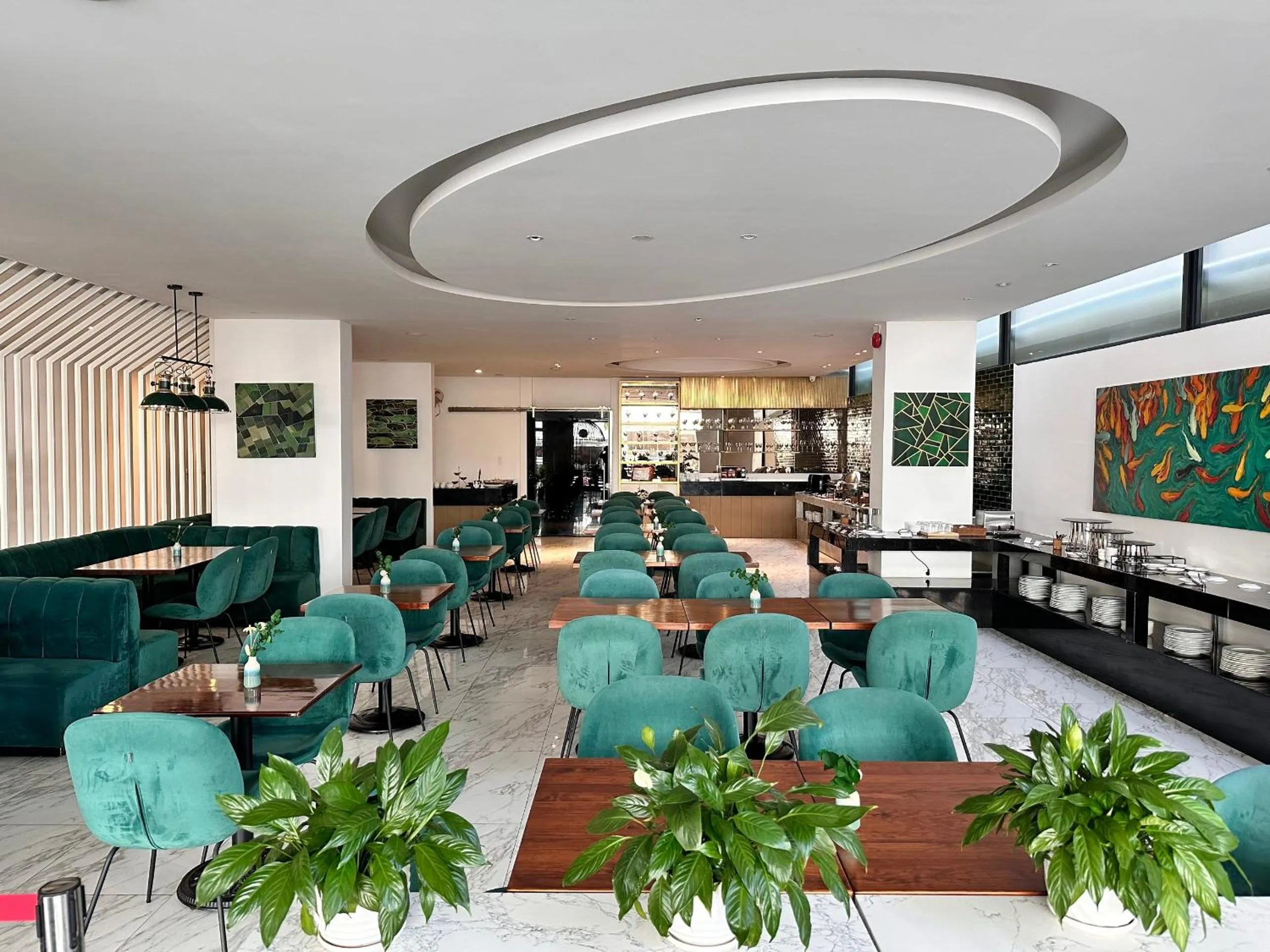 Breakfast in Len's Hotel