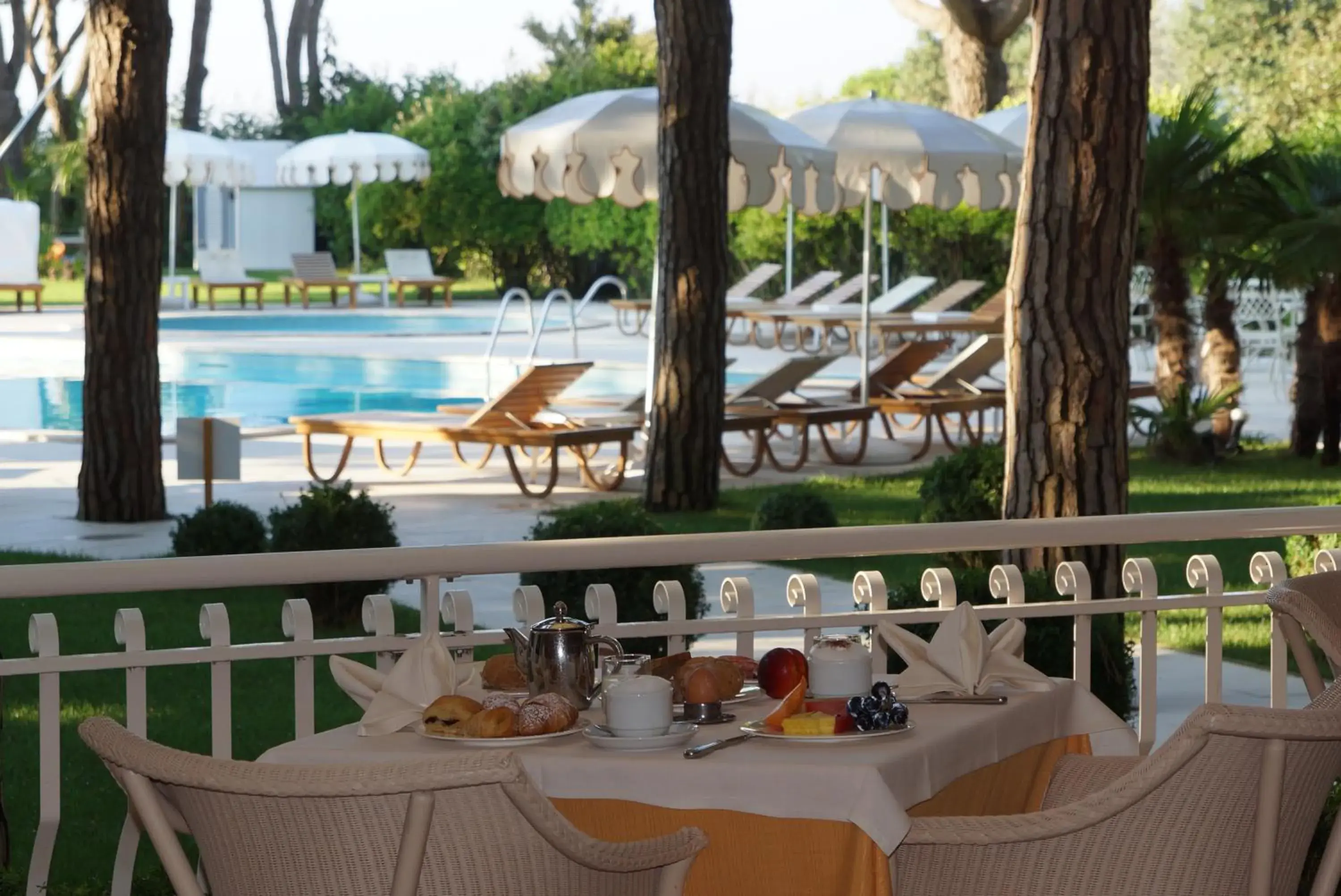 Pool view, Swimming Pool in Hotel Maracaibo