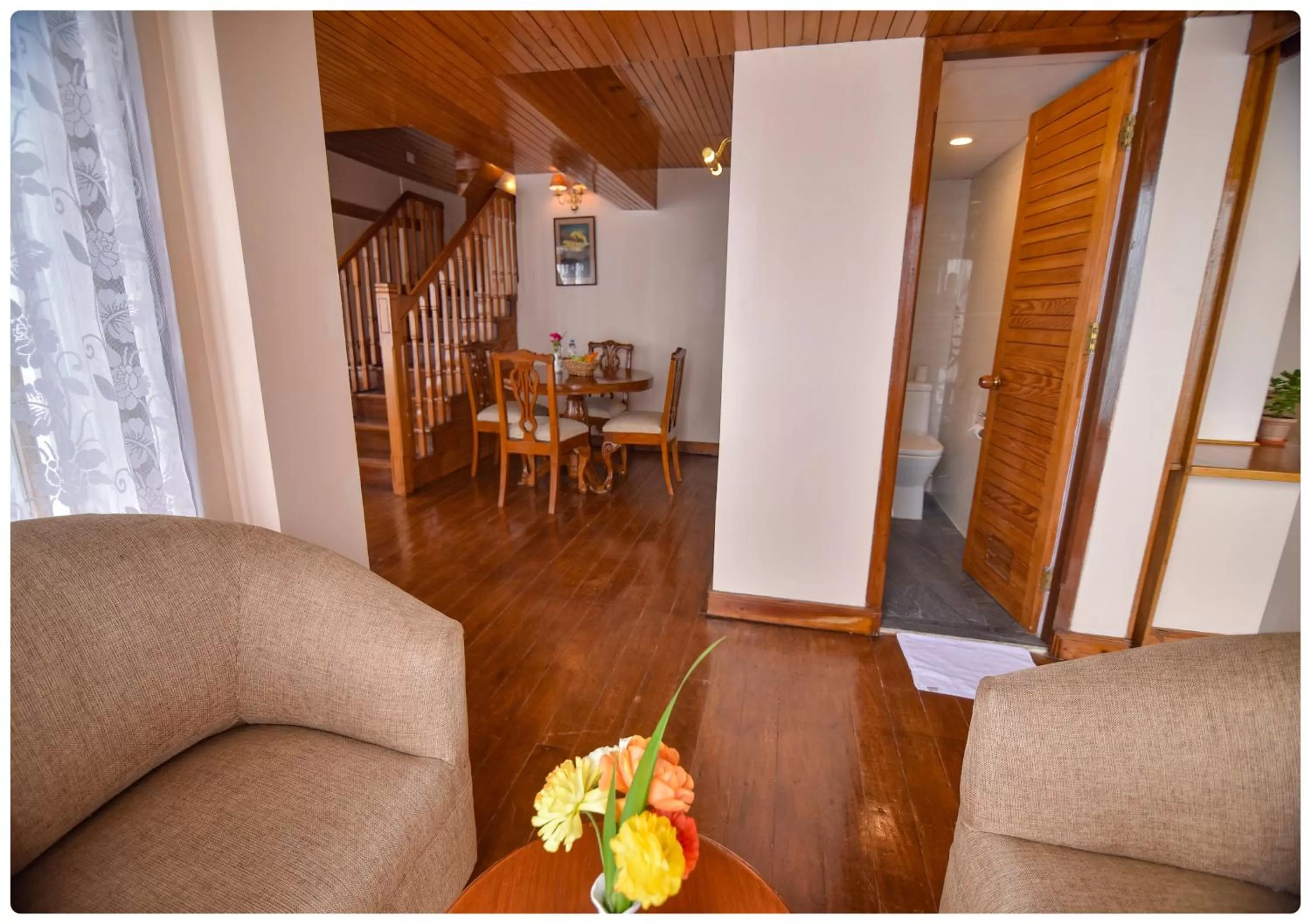 Living room, Seating Area in Cedar Inn