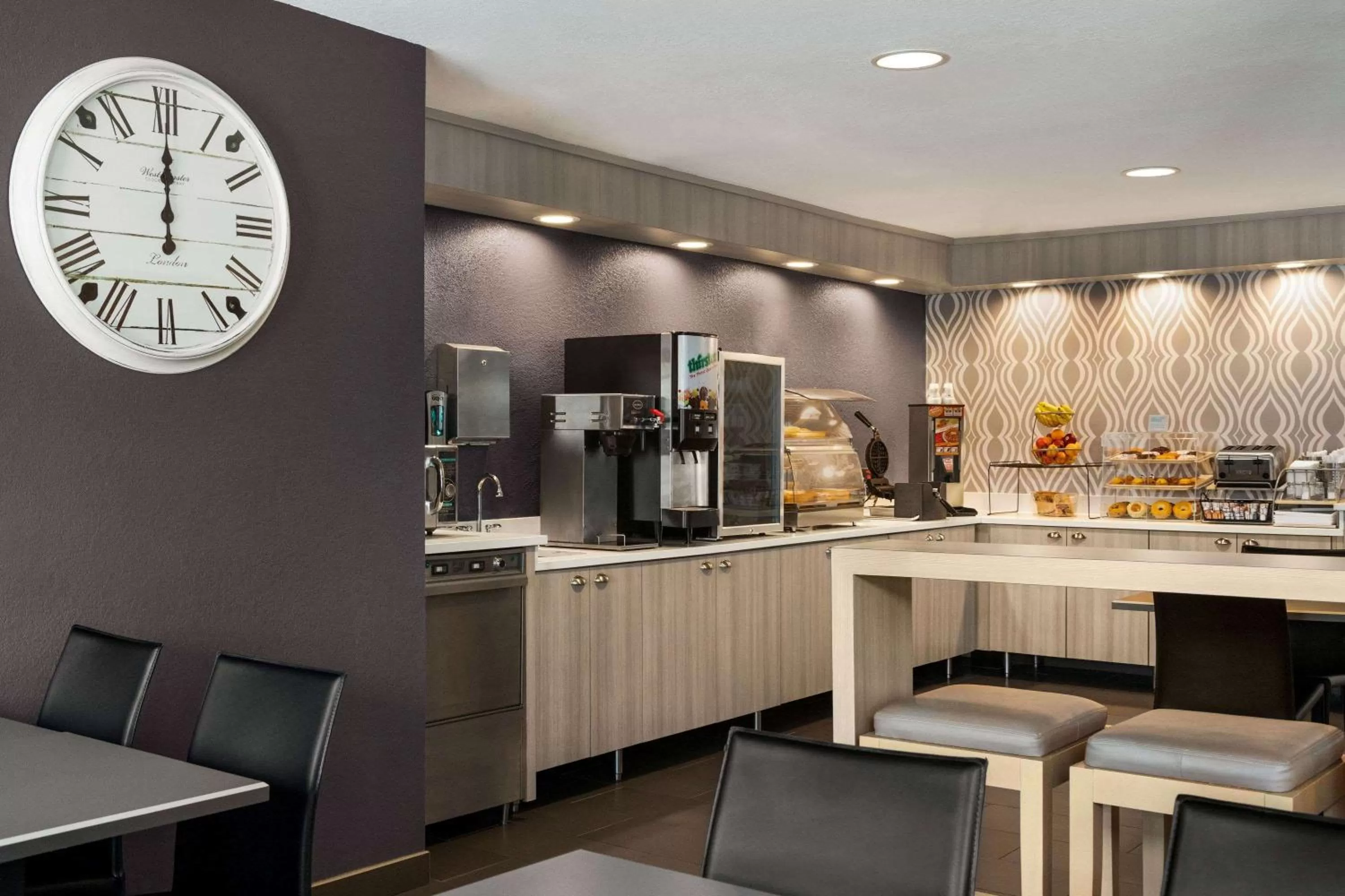 Restaurant/places to eat in Microtel Inn and Suites - Inver Grove Heights