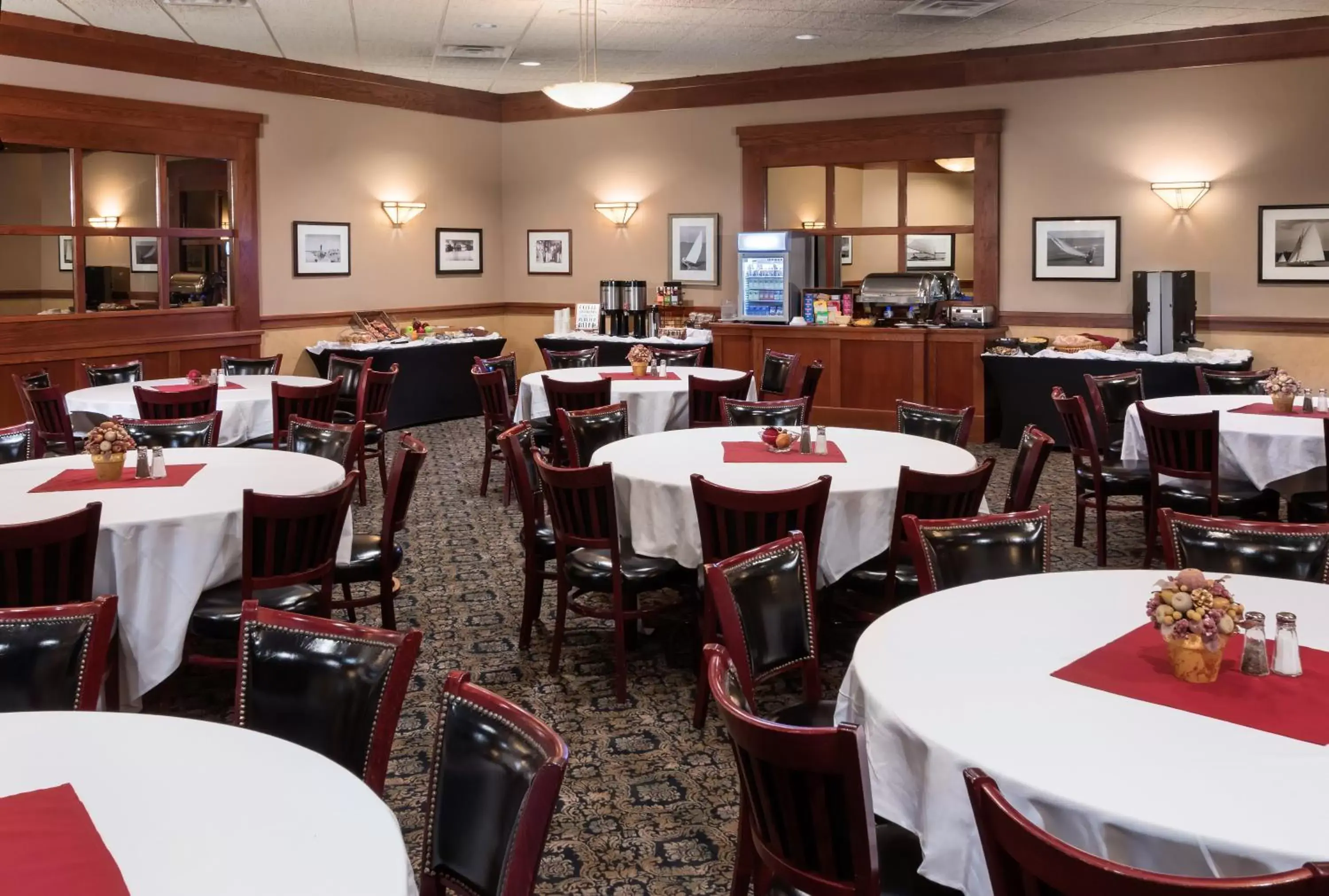 Continental breakfast, Restaurant/Places to Eat in Ramkota Hotel Watertown