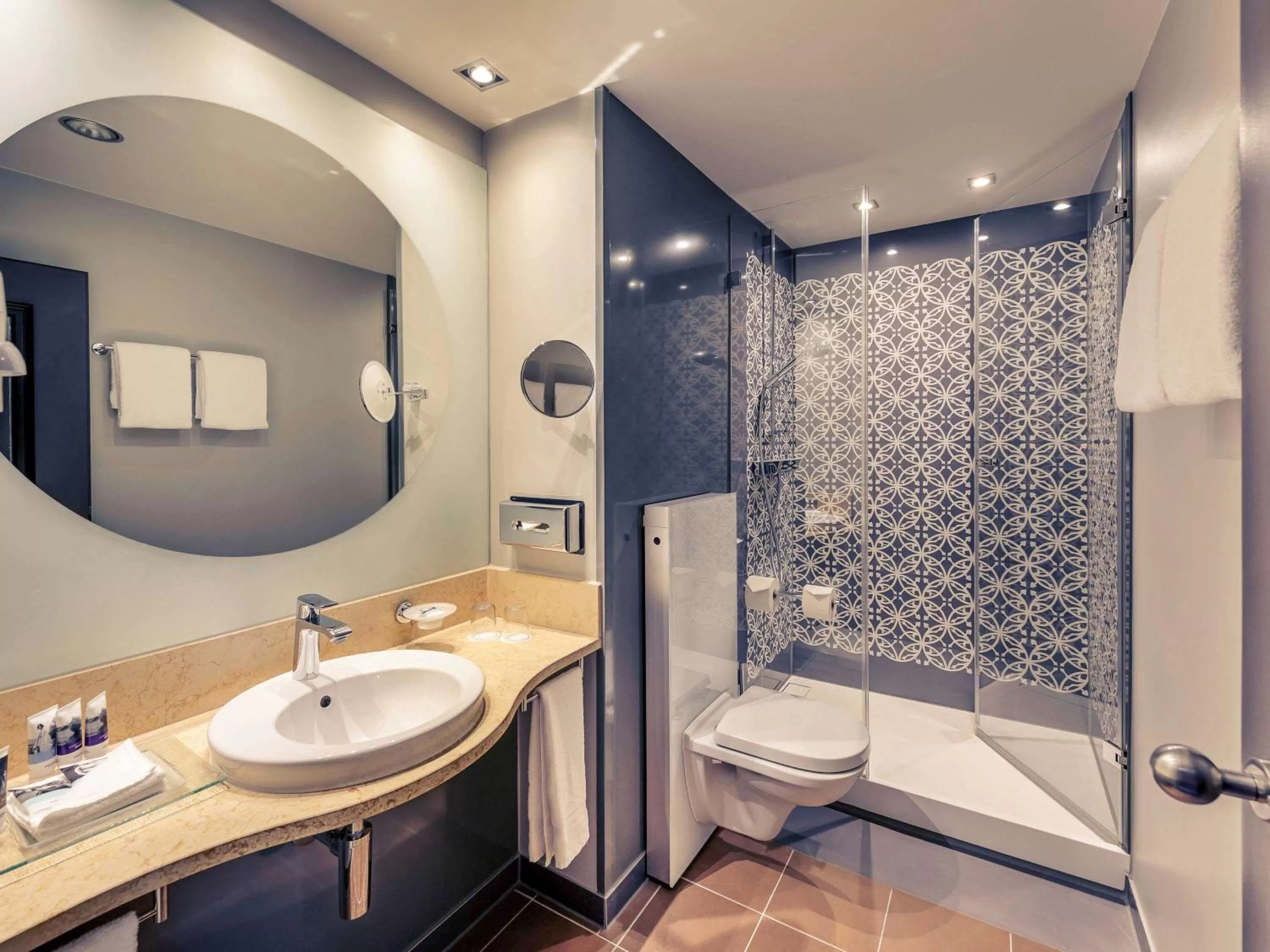 Photo of the whole room in Mercure München City Center