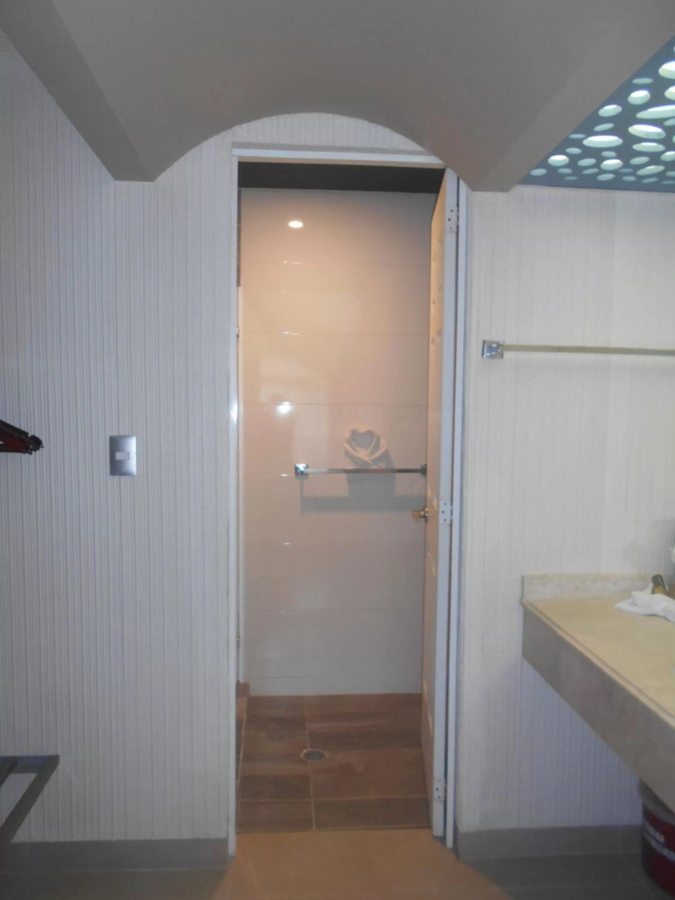 Bathroom in Hotel Puente Real