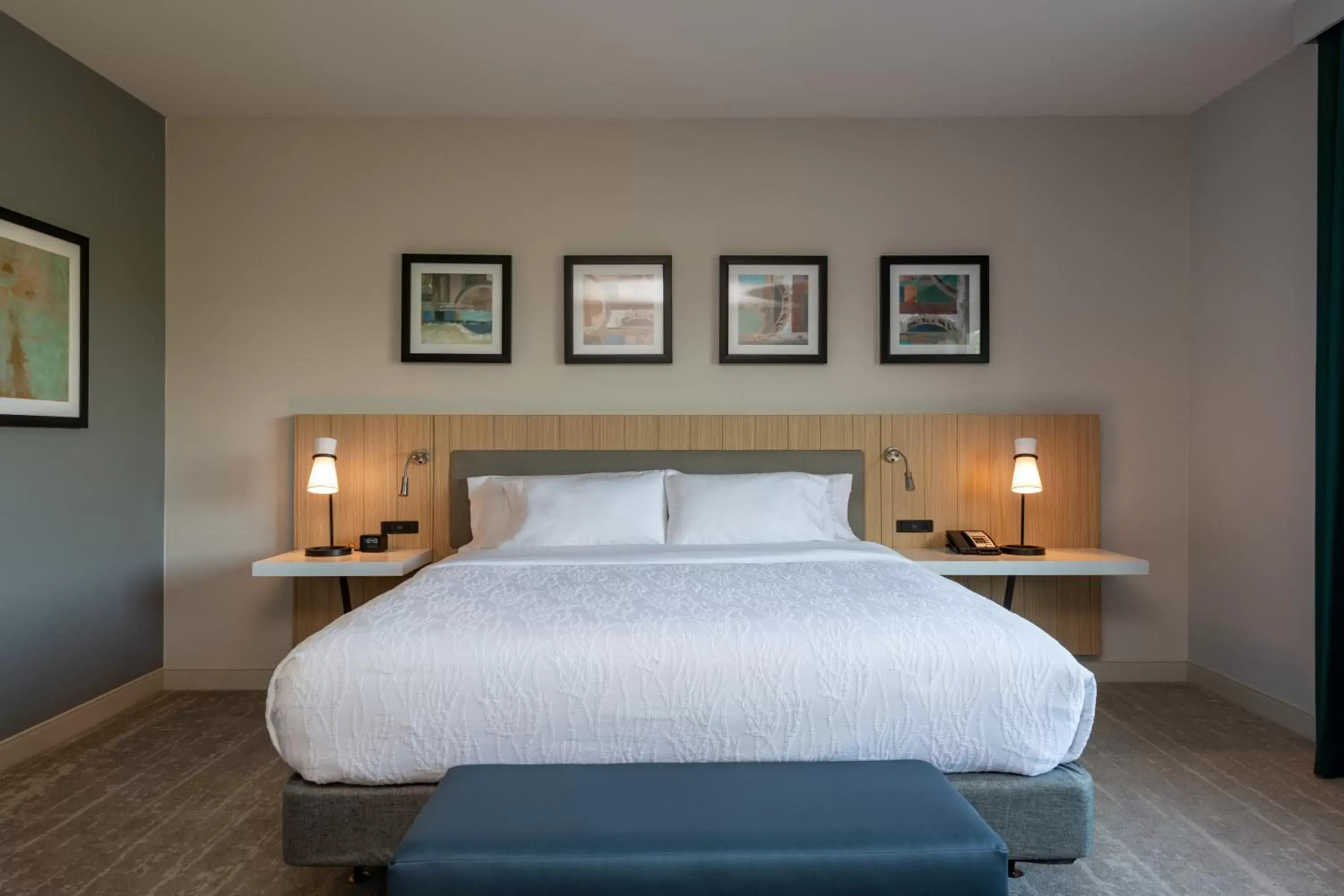 Bedroom, Bed in Hilton Garden Inn Boston Canton, Ma