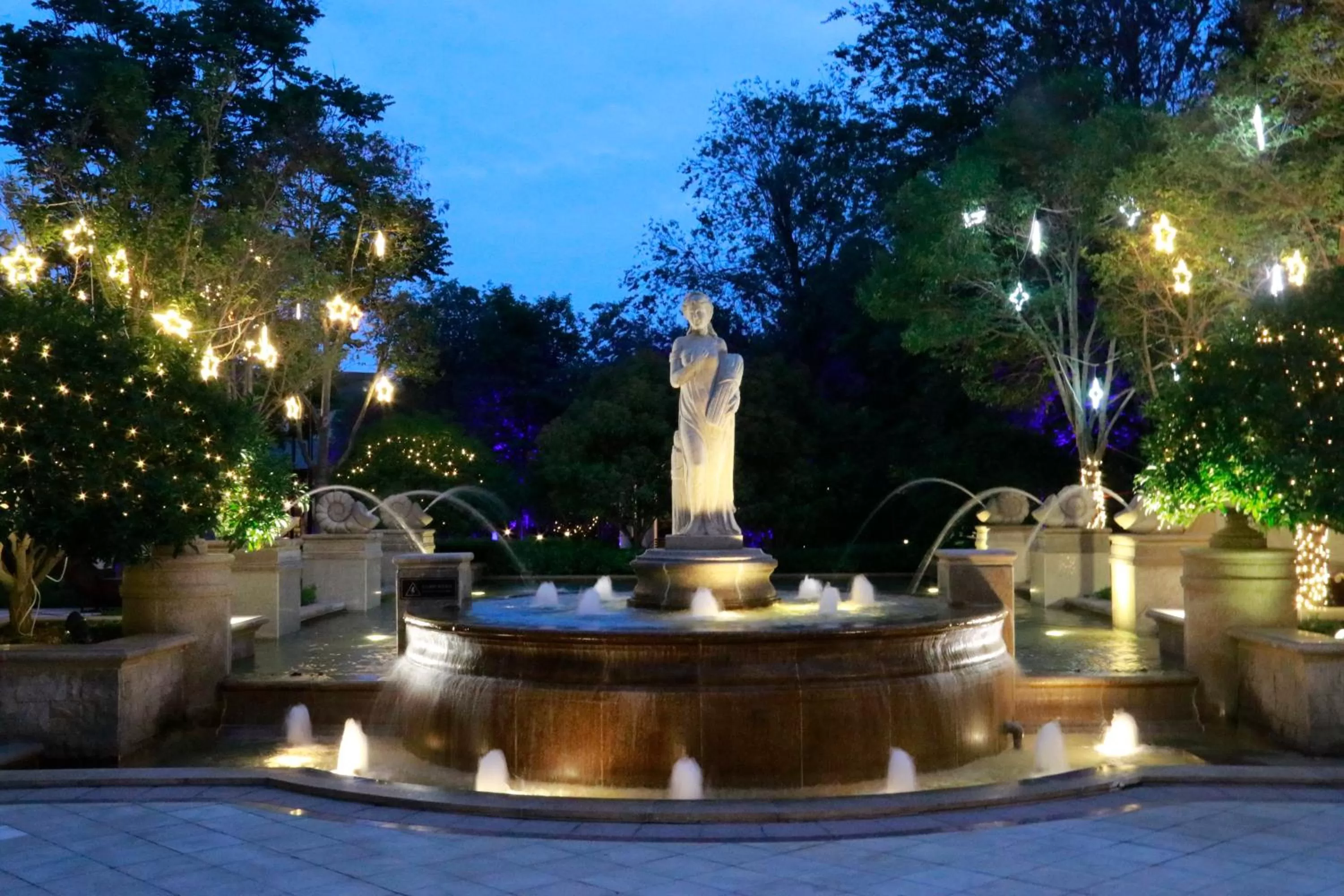 Night in Wyndham Qingdao l Free Fixed-Time Shuttle Service Between Hotel and Airport & North Railway Station l Outdoor Children's Amusement Park l 1-Hour Play Snooker or Table Tennis