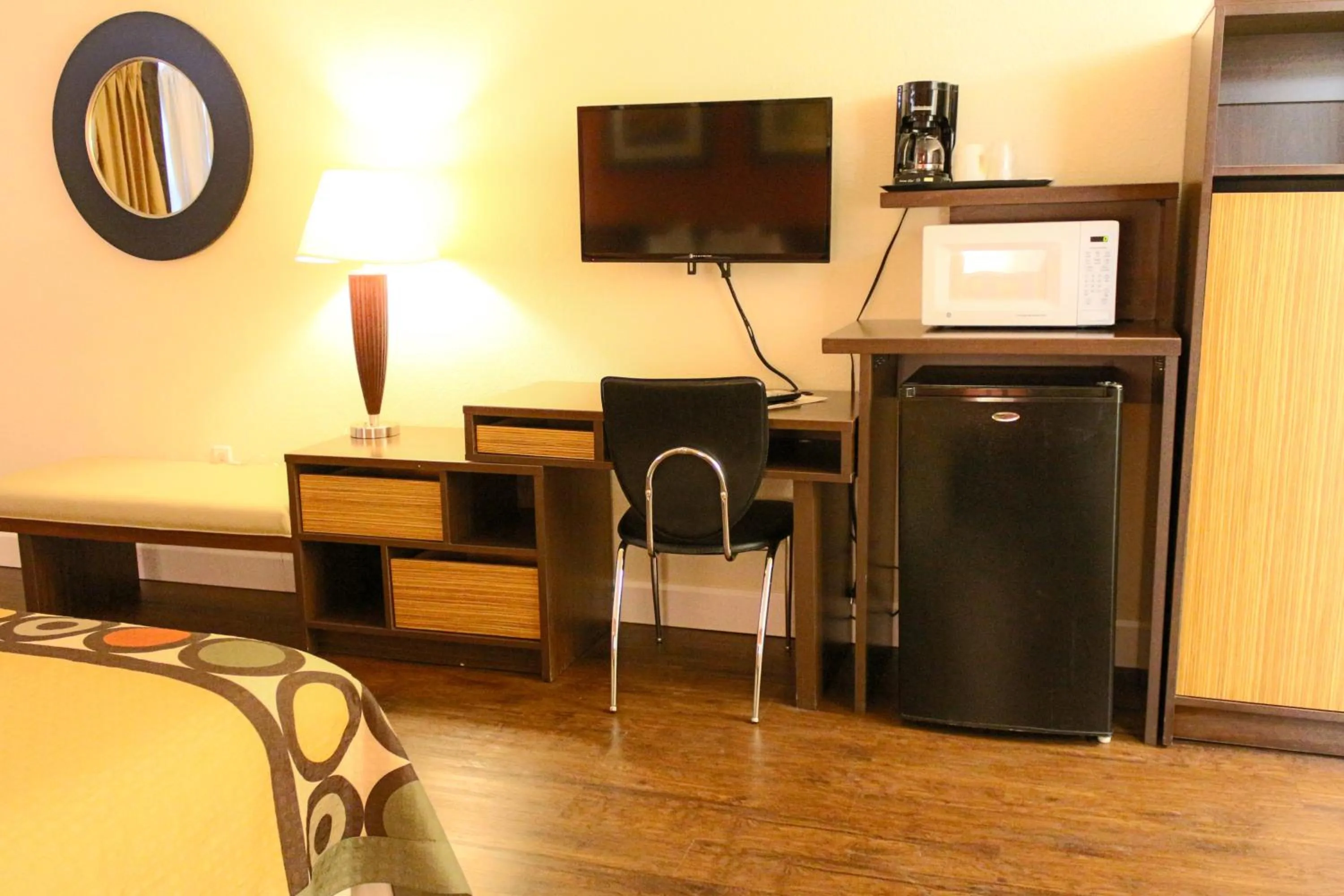 Bedroom in Super 8 by Wyndham Orlando International Drive