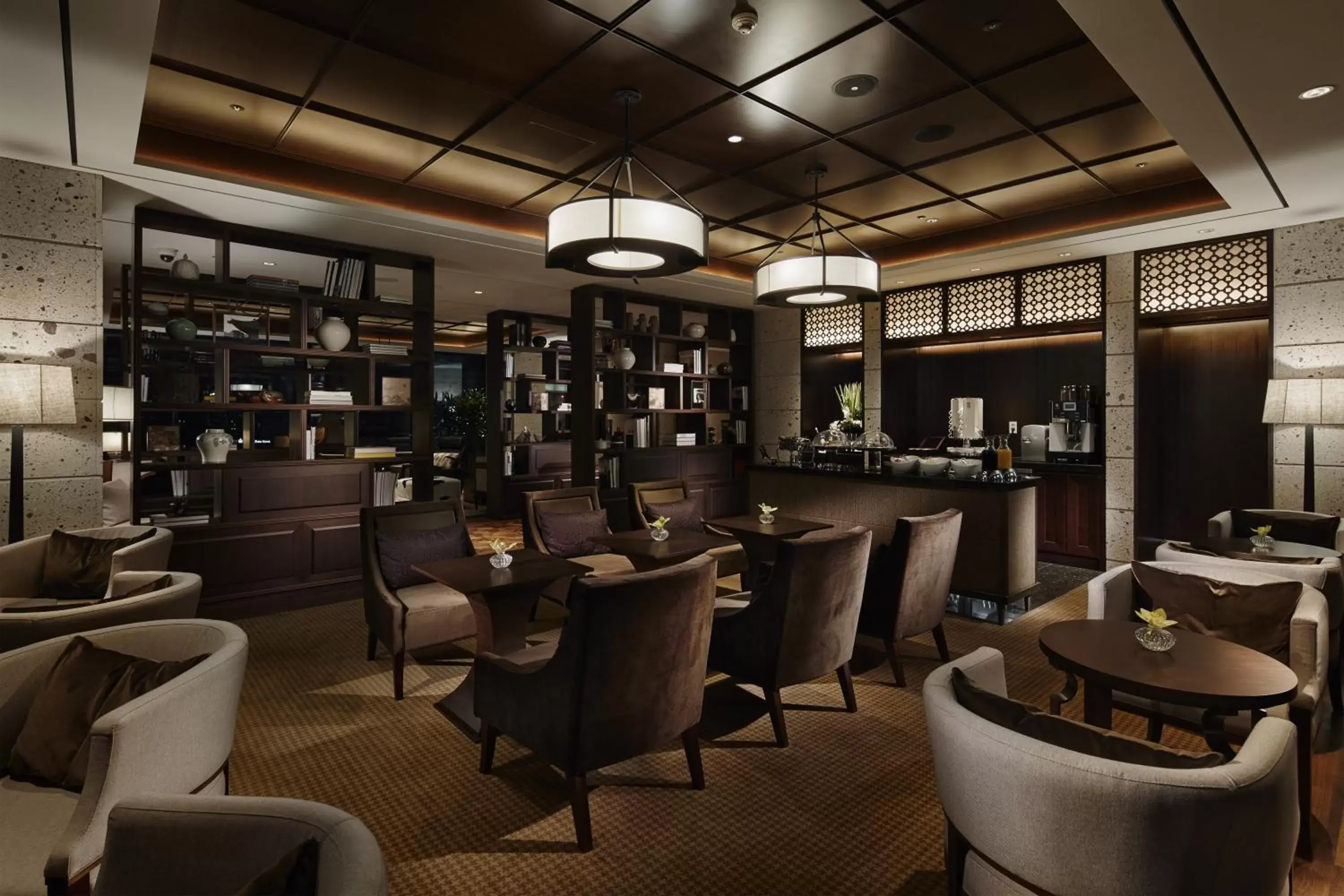 Business facilities, Lounge/Bar in Royal Hotel Seoul