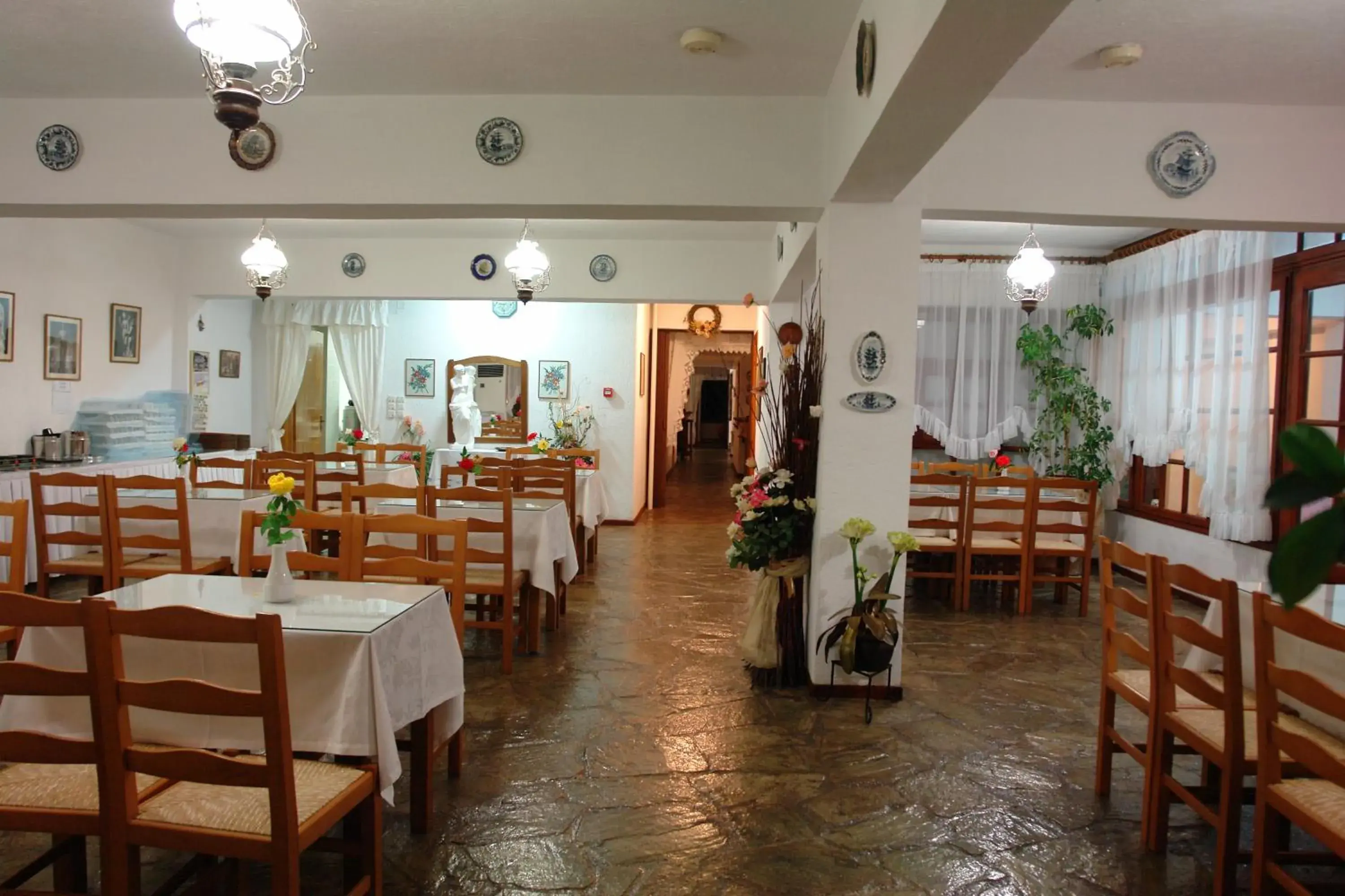 Restaurant/Places to Eat in Afroditi