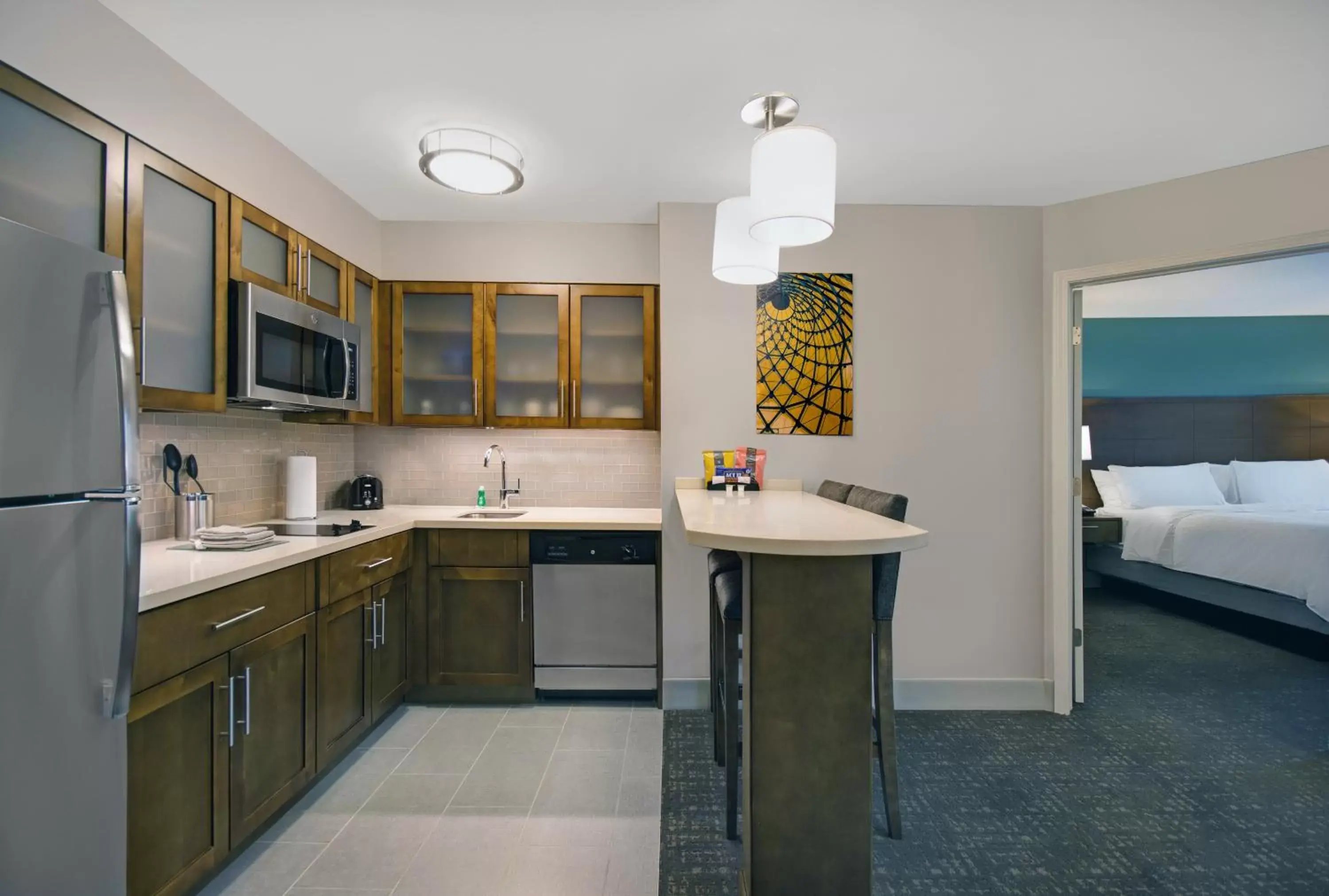 Photo of the whole room, Kitchen/Kitchenette in Staybridge Suites - Sterling Heights -Detroit Area, an IHG Hotel